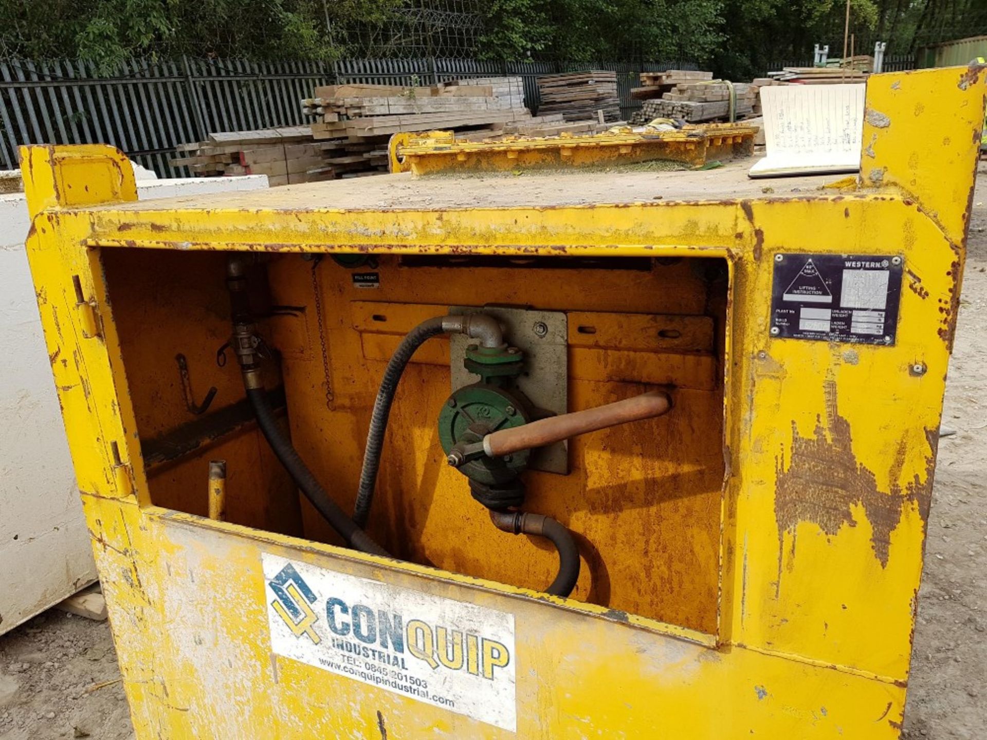 950L Diesel Tank With pump – Yellow LOT LOCATION: 2 Main Road, Sundridge, Nr Sevenoaks, Kent. TN14 - Image 2 of 3