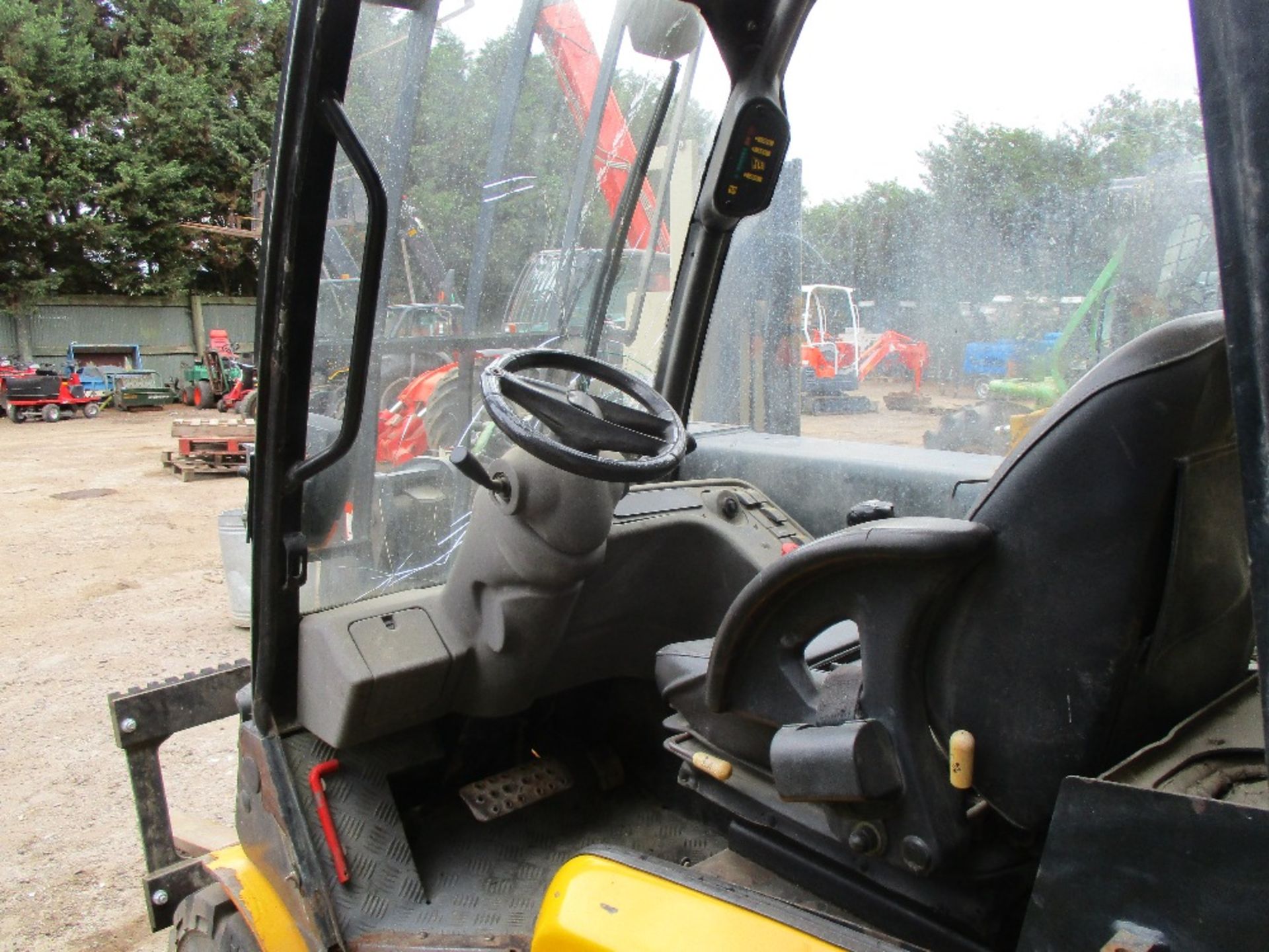 JCB 30D 2wd teletruck, yr2004 SN:SLPTLT3D4E0893227 WHEN TESTED WAS SEEN TO DRIVE, STEER, LIFT AND - Image 6 of 8