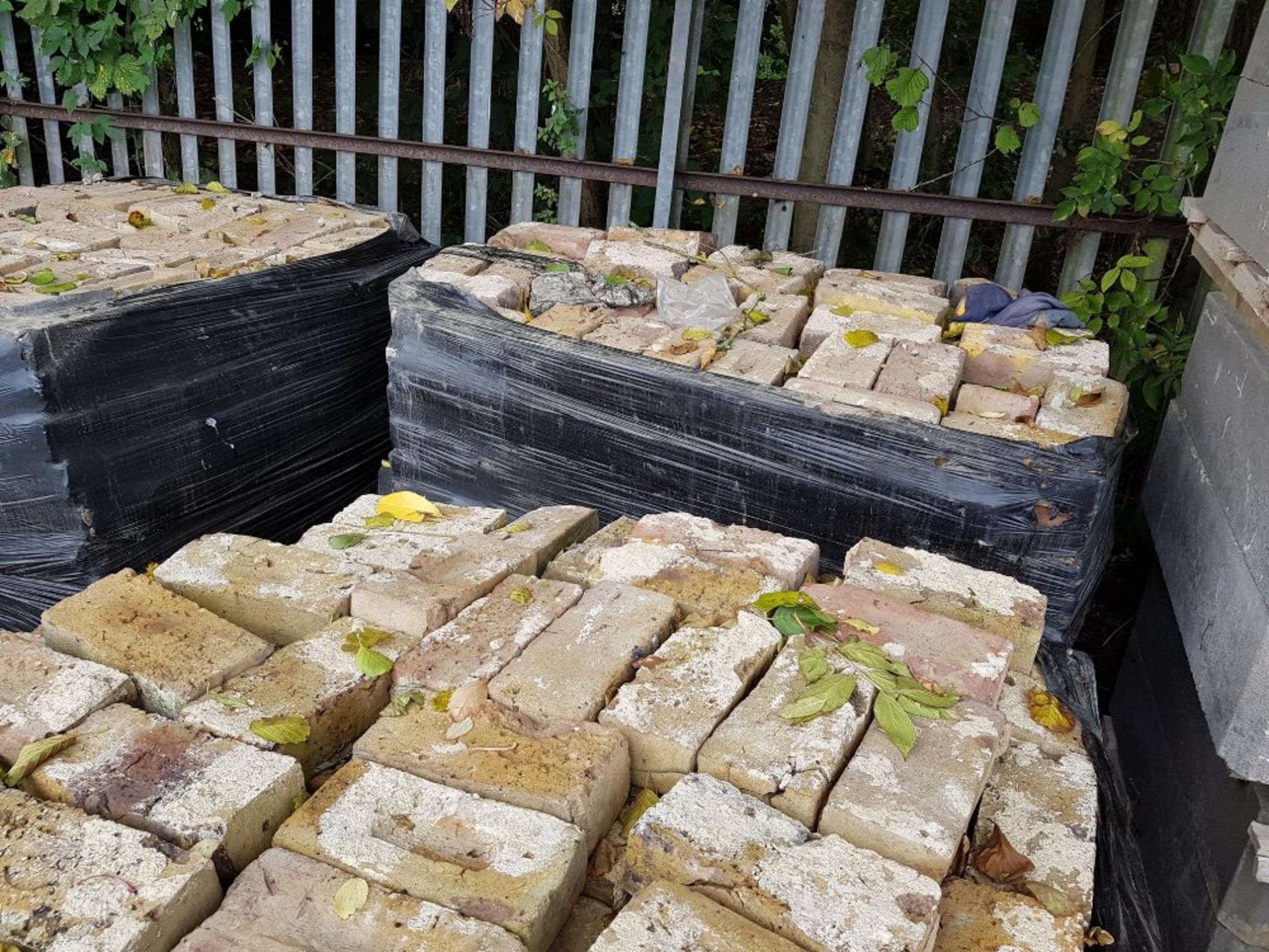 London Stock Bricks 3NO PALLETS IN TOTAL LOT LOCATION: 2 Main Road, Sundridge, Nr Sevenoaks, Kent.