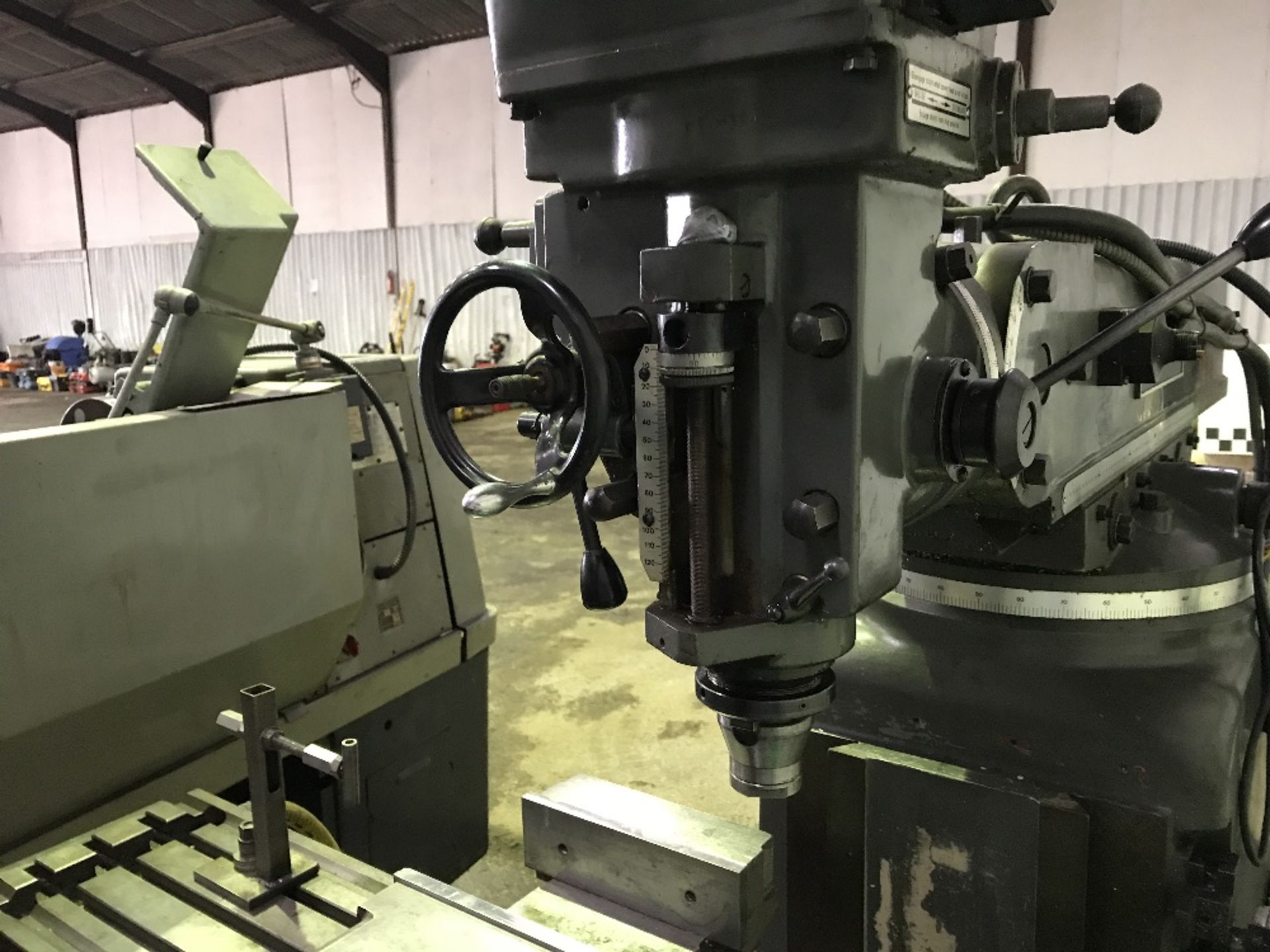 AJAX TURRET MILLING MACHINE WITH HEIDENHAIN XYZ CONTROL UNIT SN: 30438B46252 Sourced directly from a - Image 5 of 9