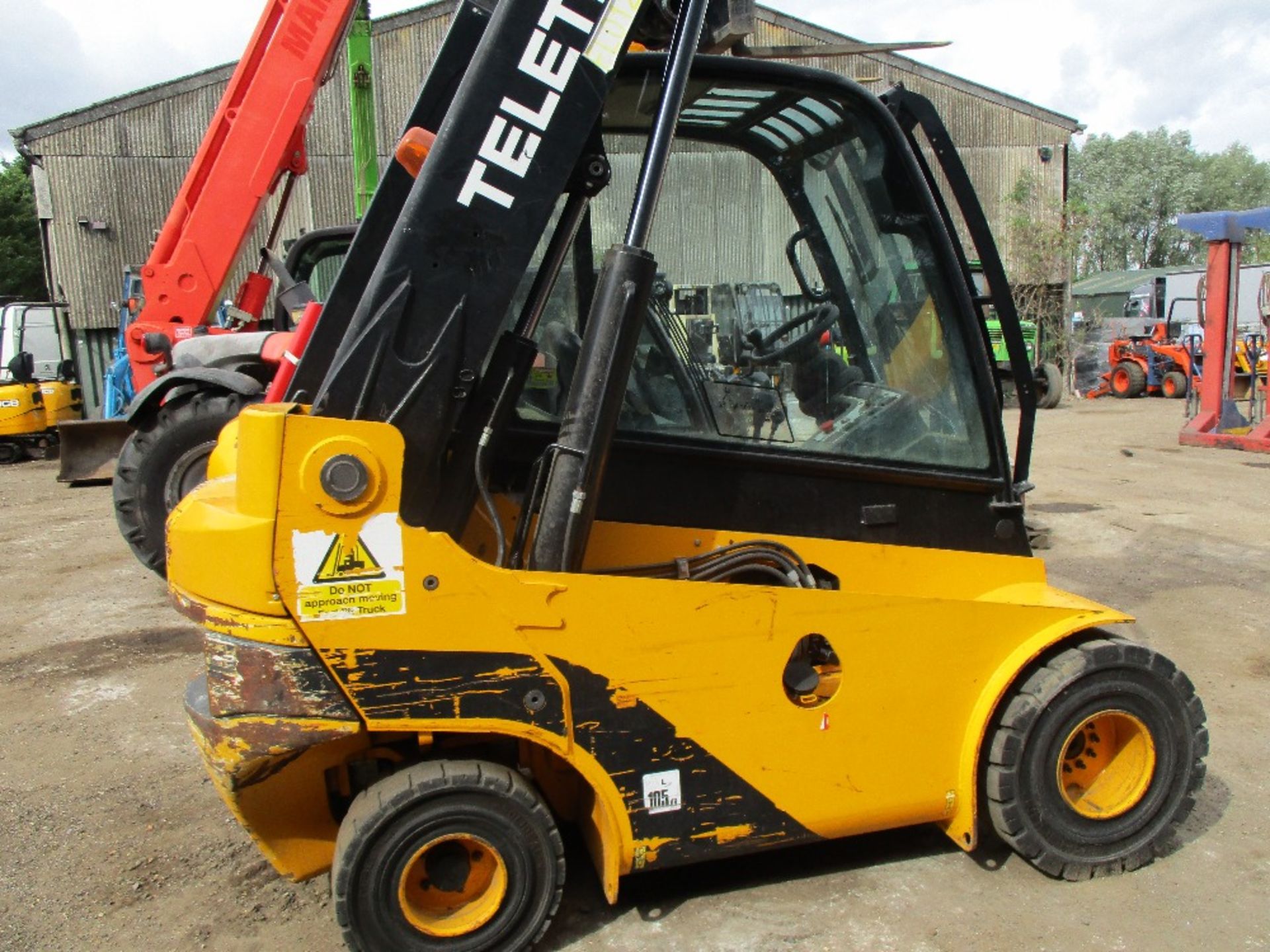 JCB TLT30 TELETRUCK 2WD YEAR 2007 SN:972569N 8291 REC HRS WHEN TESTED WAS SEEN TO DRIVE, STEER, LIFT