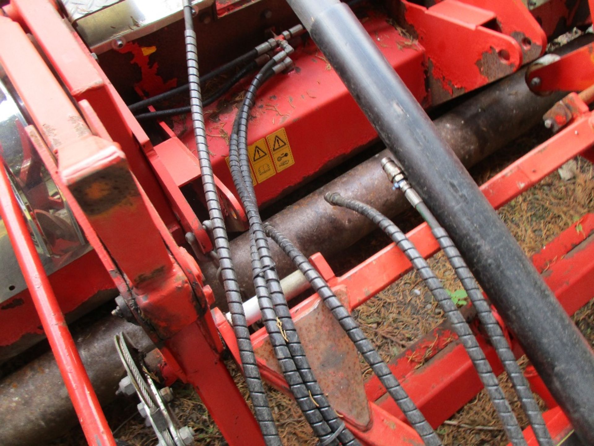 TRIMAX STEALTH S2 340 TOWED BATWING ROLLER MOWER YEAR 2010 APPROX - Image 6 of 6