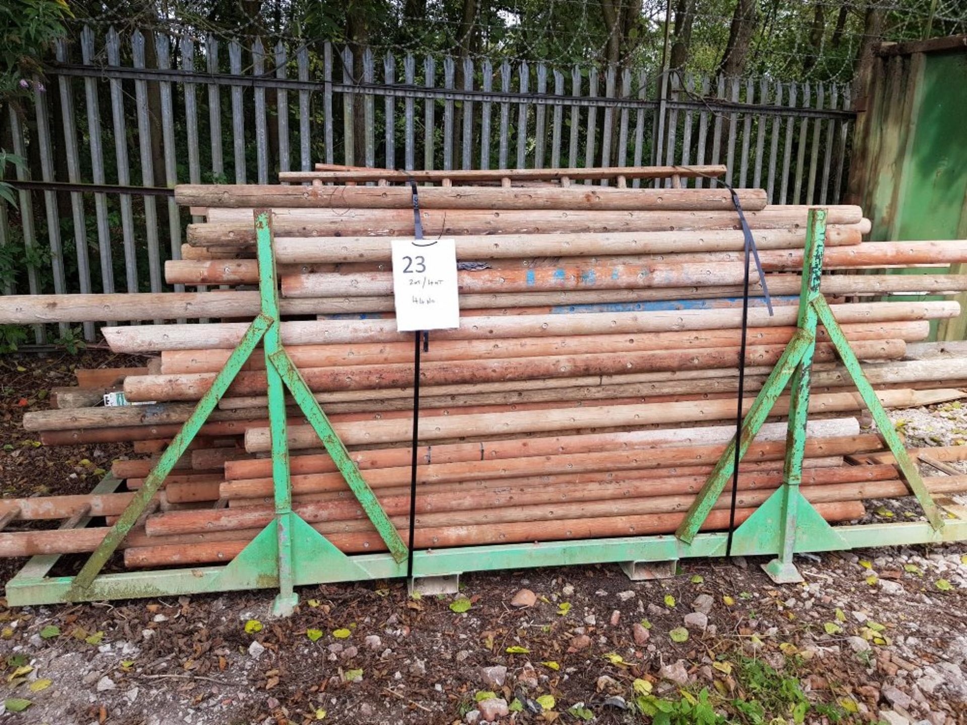 44No Wooden Ladders – 2m to 4m Long LOT LOCATION: 2 Main Road, Sundridge, Nr Sevenoaks, Kent. TN14