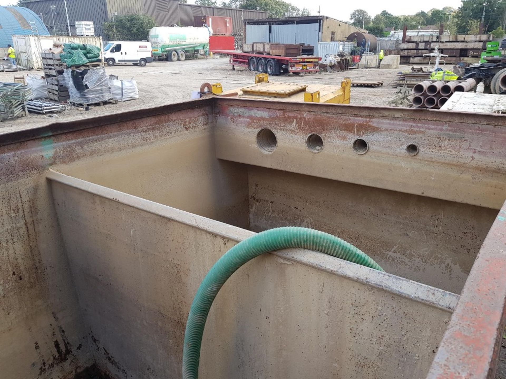 Red Sediment Tank LOT LOCATION: TN14 6EP. OKEEFE STORAGE YARD, 2 Main Road, Sundridge, Nr Sevenoaks, - Image 4 of 5