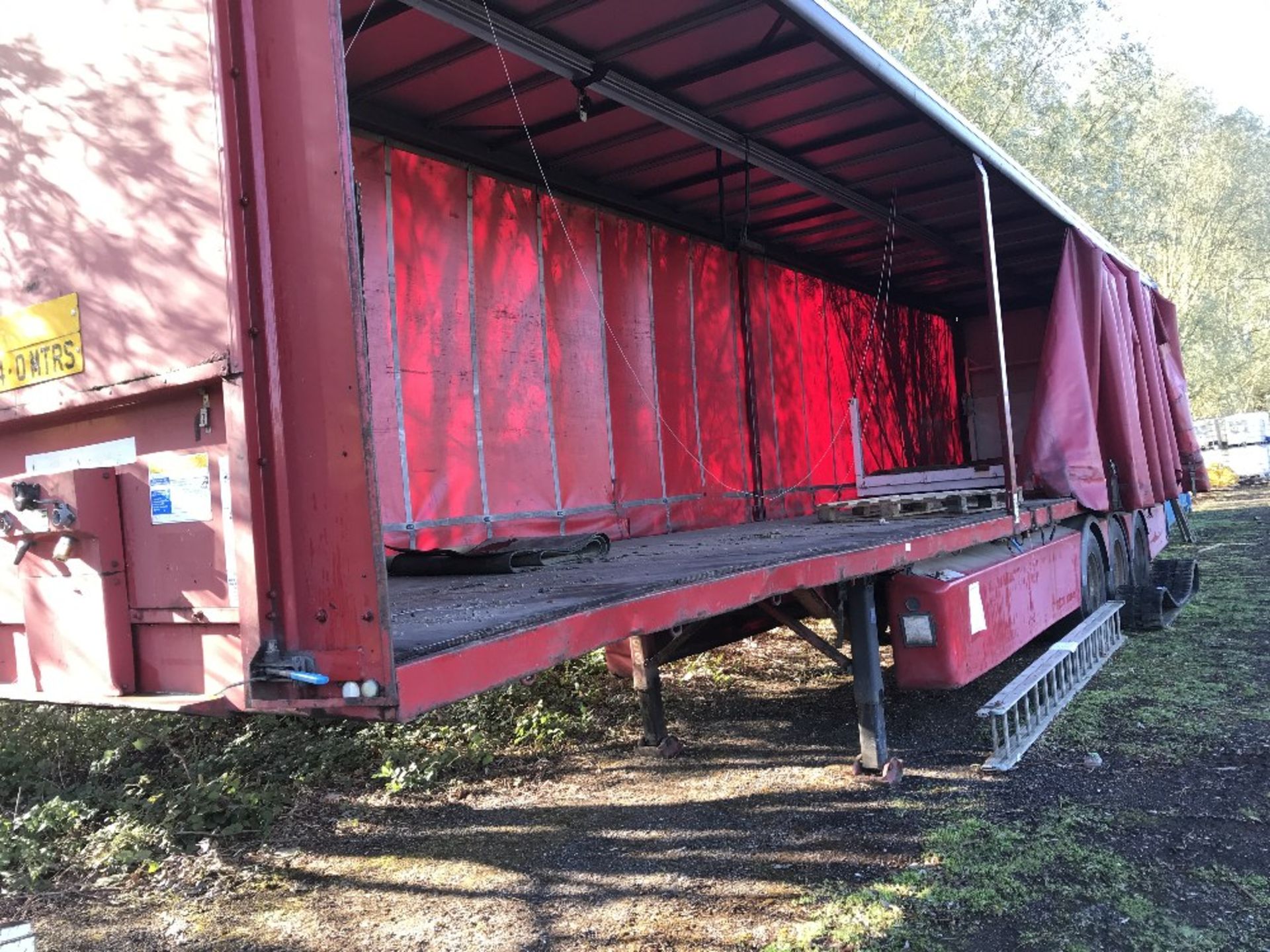 Triaxled artic curtainside trailer. TEST EXPIRED