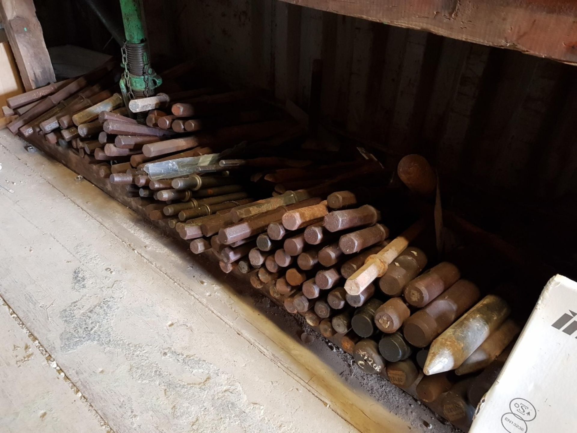 Small Tools hand tools and tool accessories LOT LOCATION: TN14 6EP. OKEEFE STORAGE YARD, 2 Main - Image 3 of 8