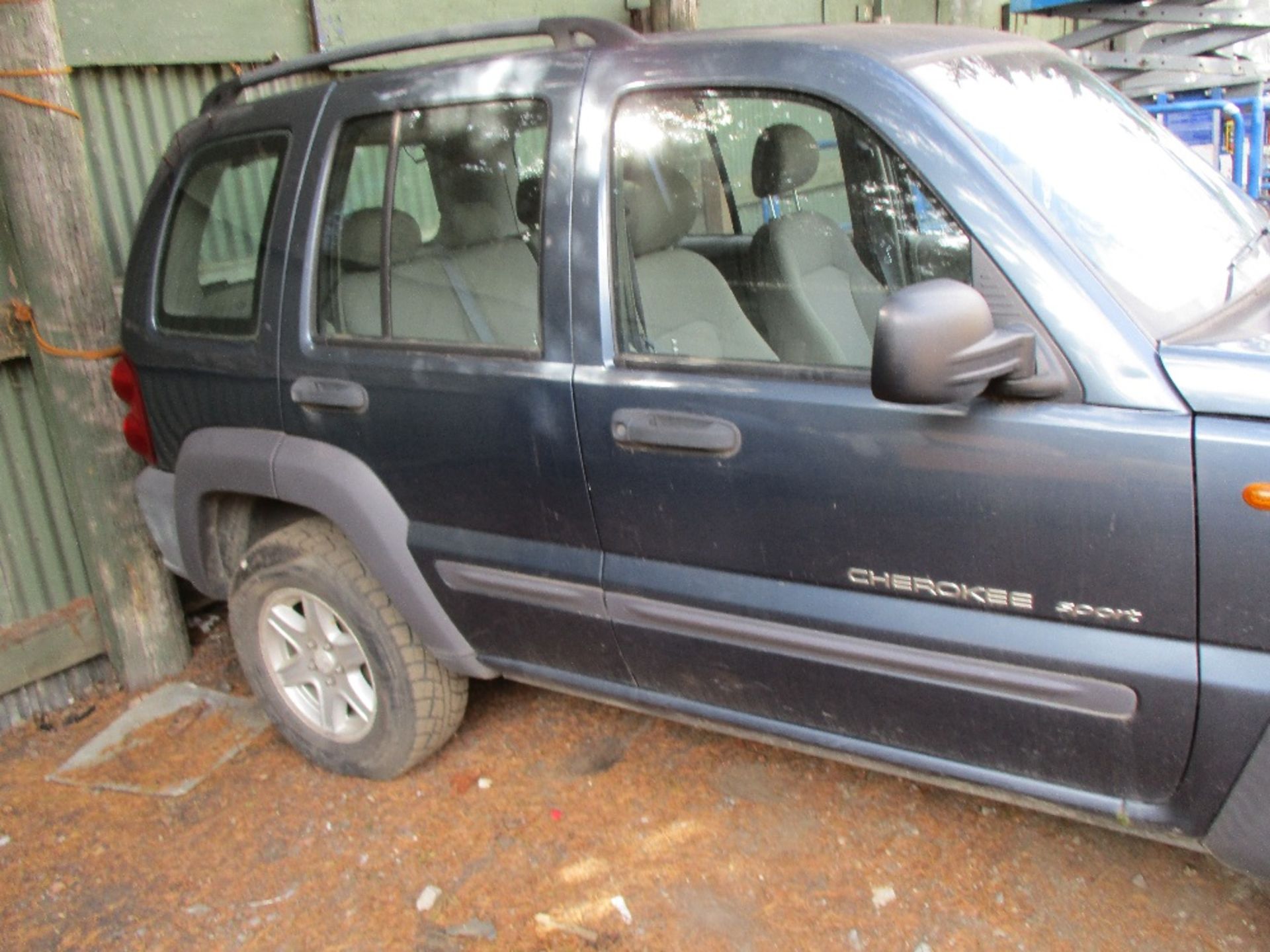 JEEP CHEROKEE DIESEL, BLUE, REG:PJ52 ODL NEEDS NEW KEY BARREL WHEN TESTED WAS SEEN TO START DRIVE - Image 7 of 7