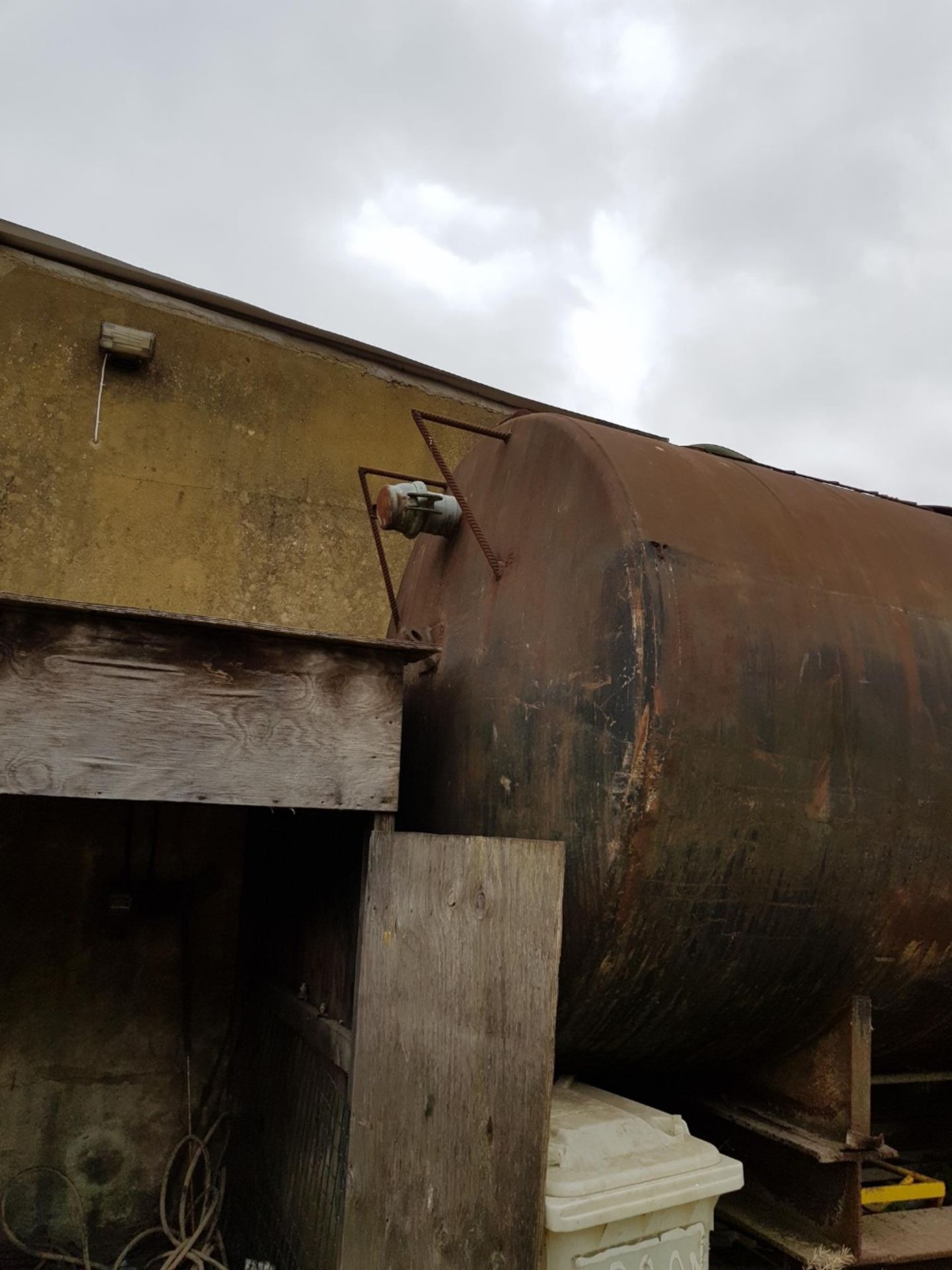 Water Tank - 2.3m Diameter x 4.5m long Steel - Single bund c/w 110V pump - Image 3 of 3