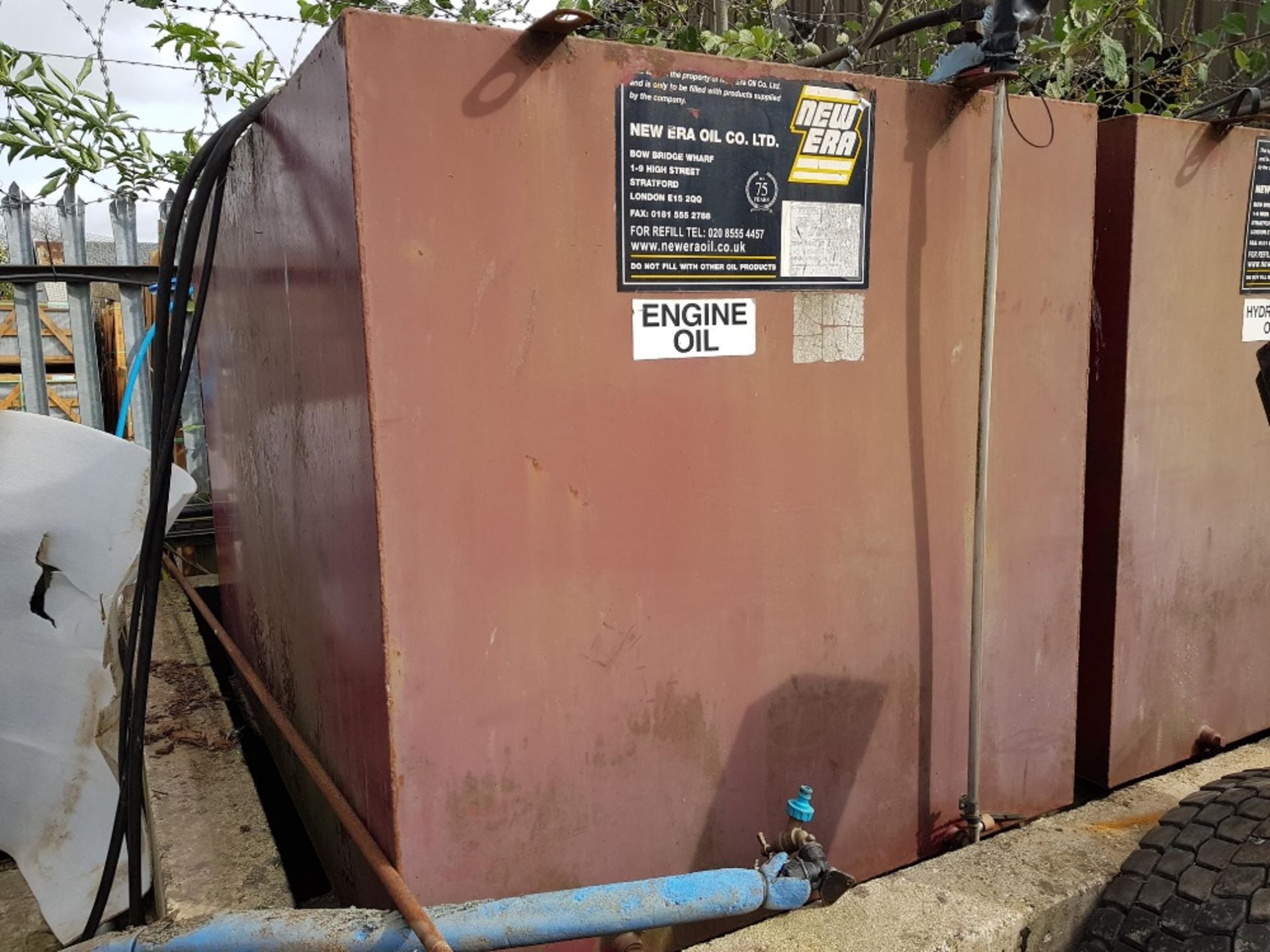 Single Bunded Engine Oil Tank 4’ x 4’ x 6’ – approx. 2500L WITH Retractable Air operated Engine - Image 5 of 5