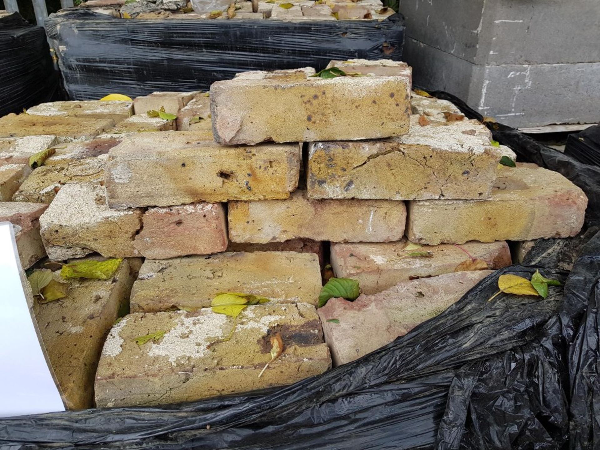 London Stock Bricks 3NO PALLETS IN TOTAL LOT LOCATION: 2 Main Road, Sundridge, Nr Sevenoaks, Kent. - Image 4 of 4