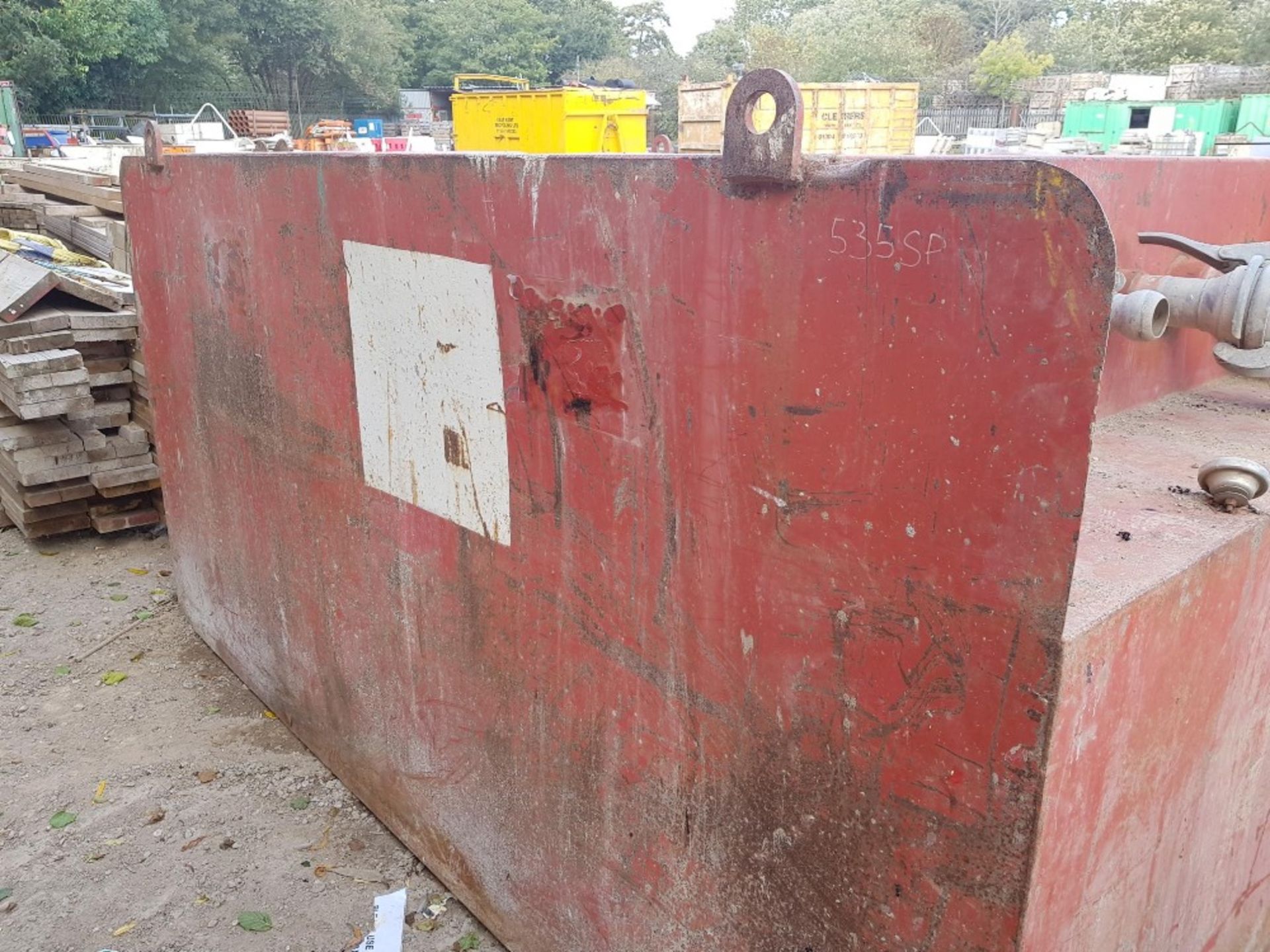 Red Sediment Tank LOT LOCATION: TN14 6EP. OKEEFE STORAGE YARD, 2 Main Road, Sundridge, Nr Sevenoaks, - Image 3 of 5