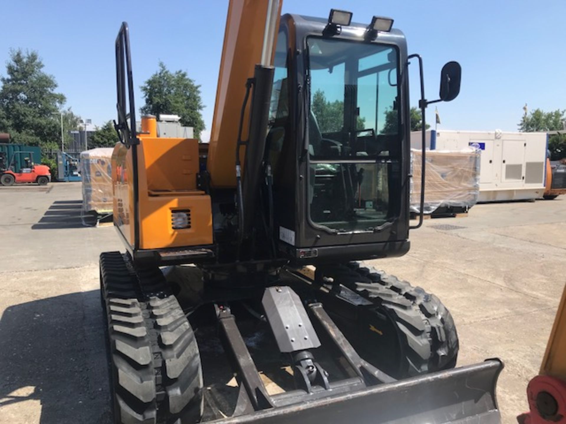 SANY SY75C 7 TONNE RATED MIDI EXCAVATOR.