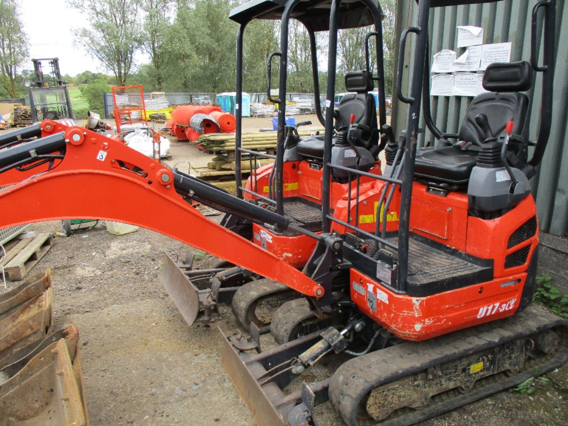 KUBOTA U17 TRACKED MINI DIGGER WITH EXPANDING TRACKS, QUICK HITCH AND SET OF BUCKETS, YEAR 2015