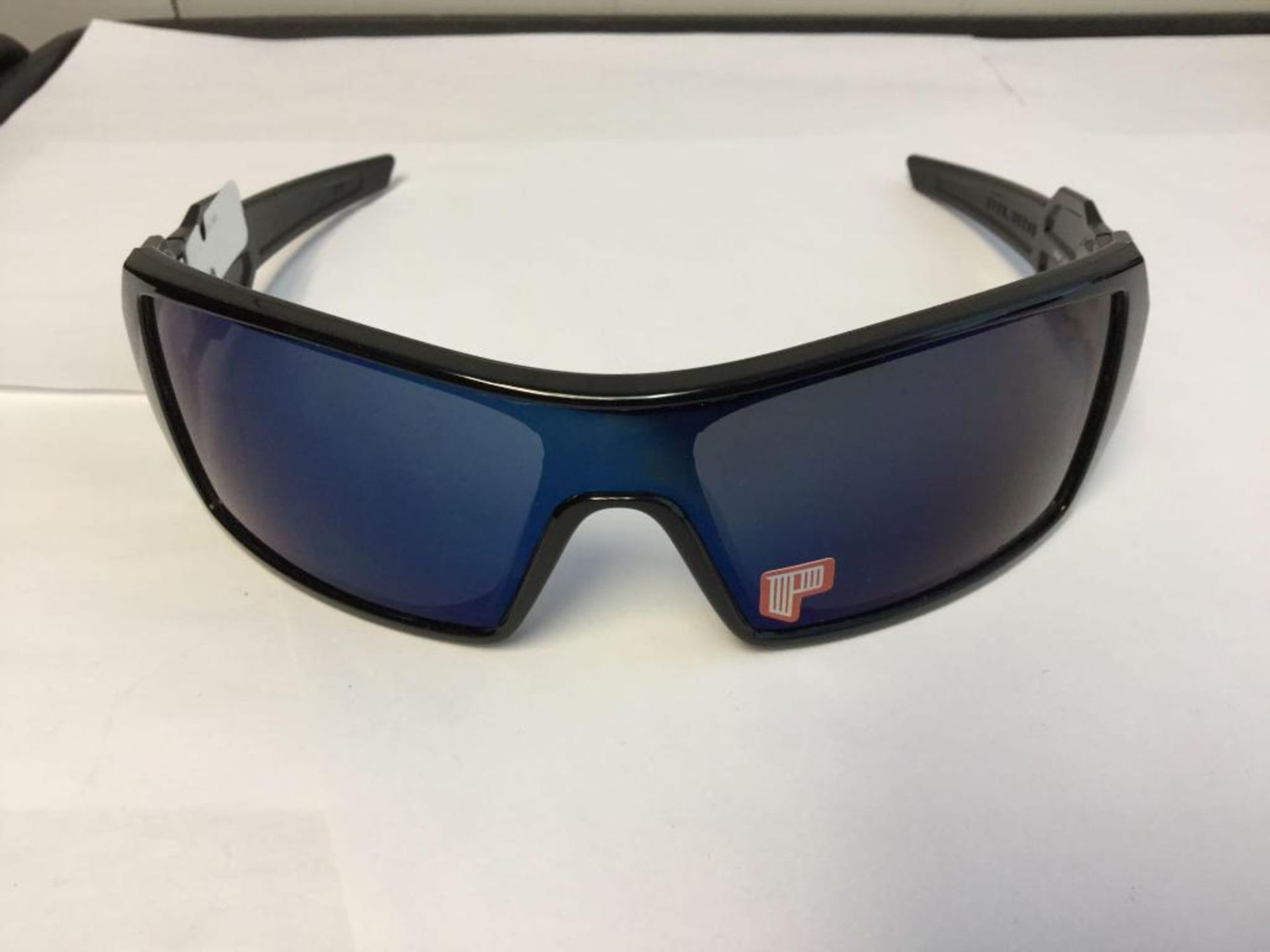 Oakley Sunglasses with bag Value $ 270