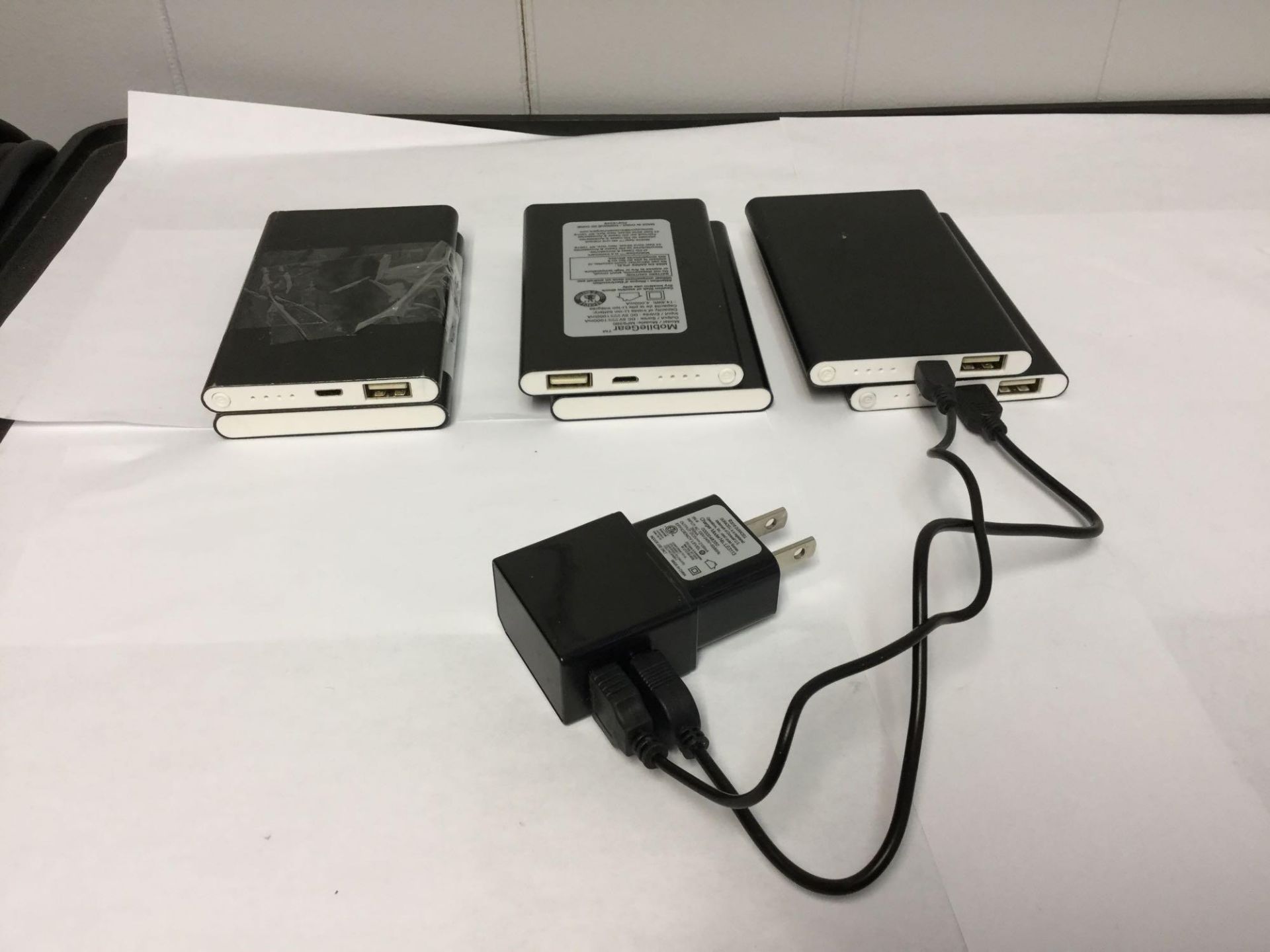 lot of 6 Mobile Gear Charging Bank
