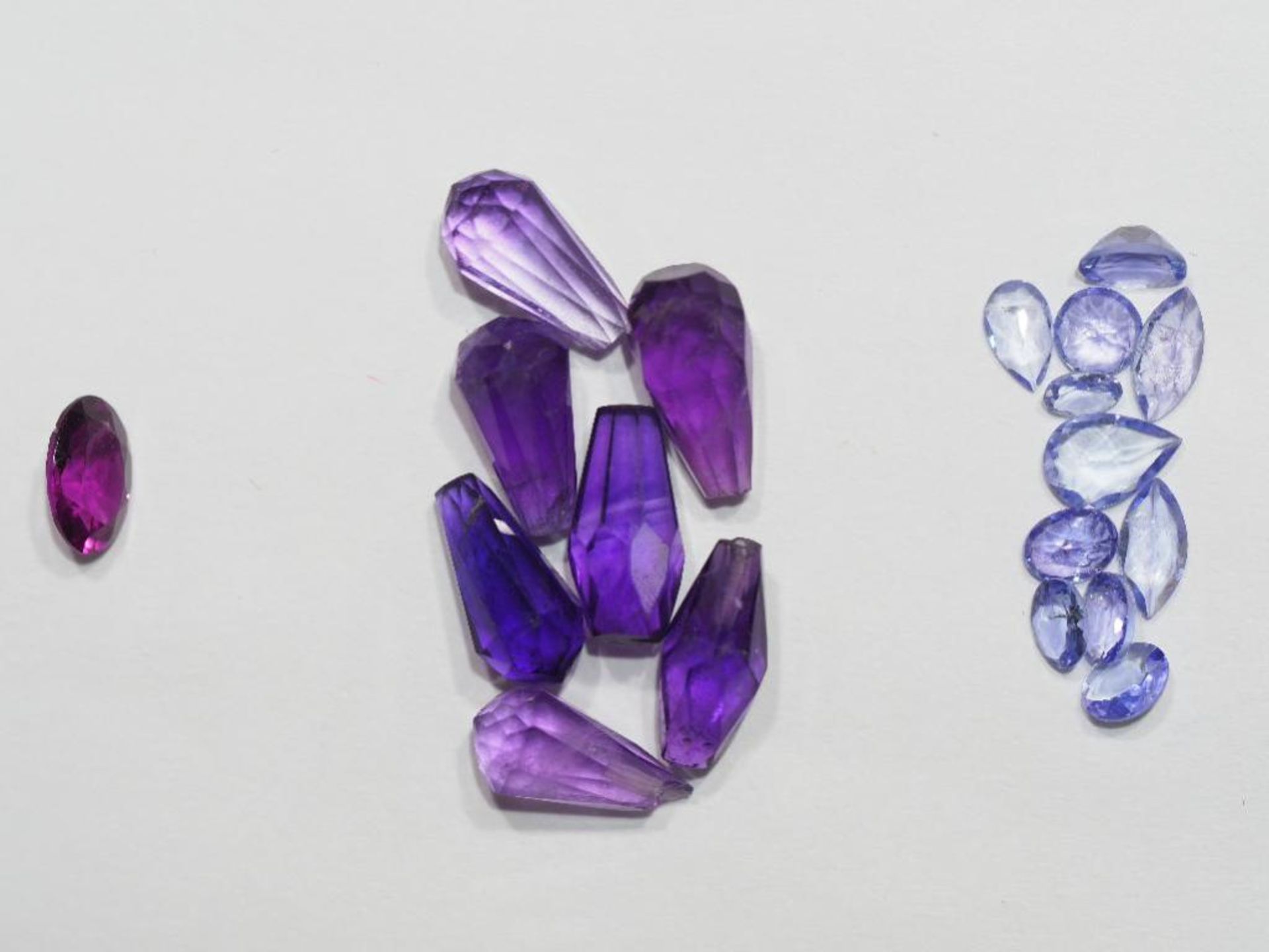 Genuine Garnet (app. 0.7ct) Briolette Drop Amethyst (Feb. Birthstone app. 10ct), Tanzanite (app.2ct) - Image 4 of 5