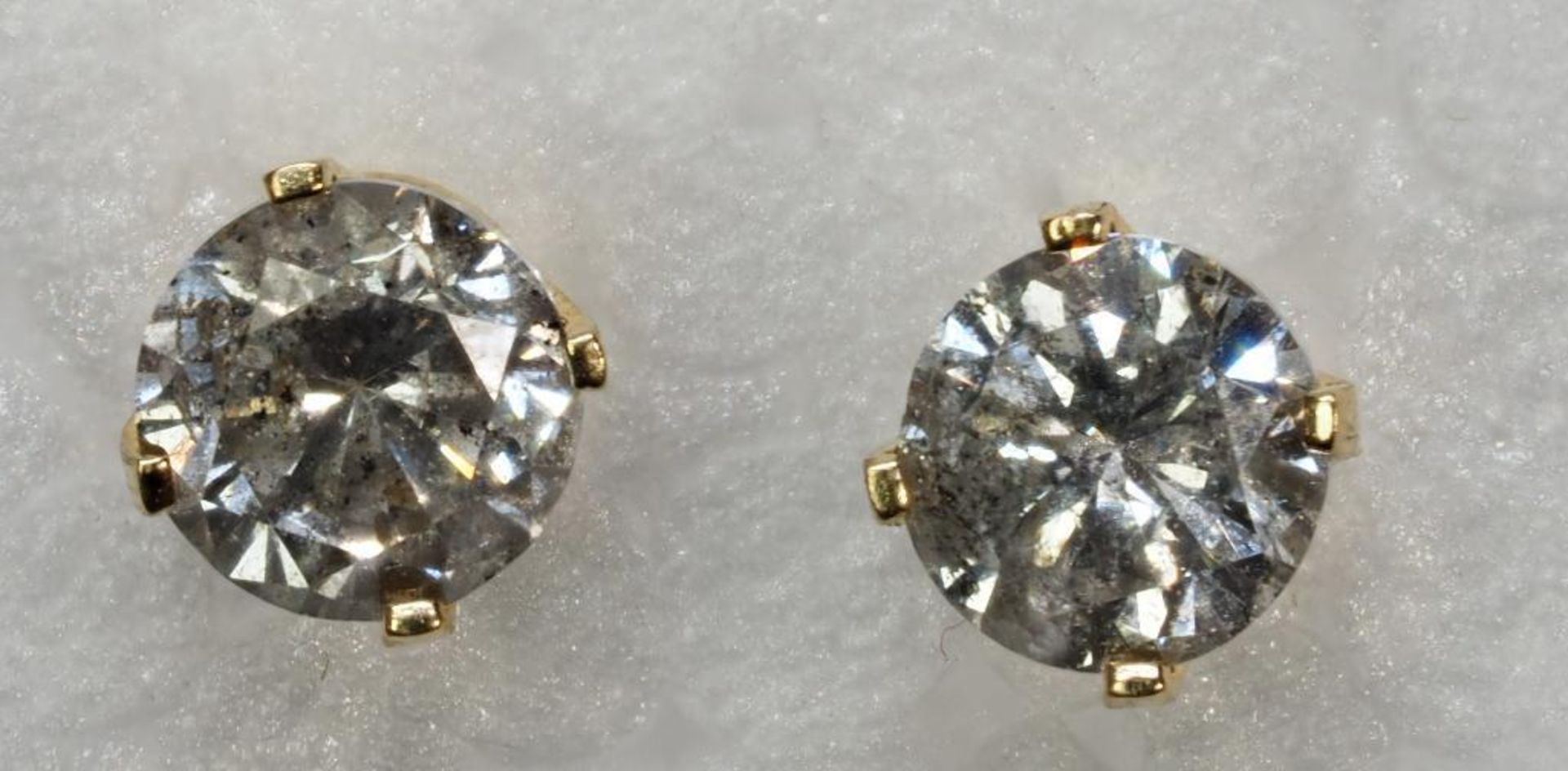 14K White Gold Diamond Earrings. Insurance $1190