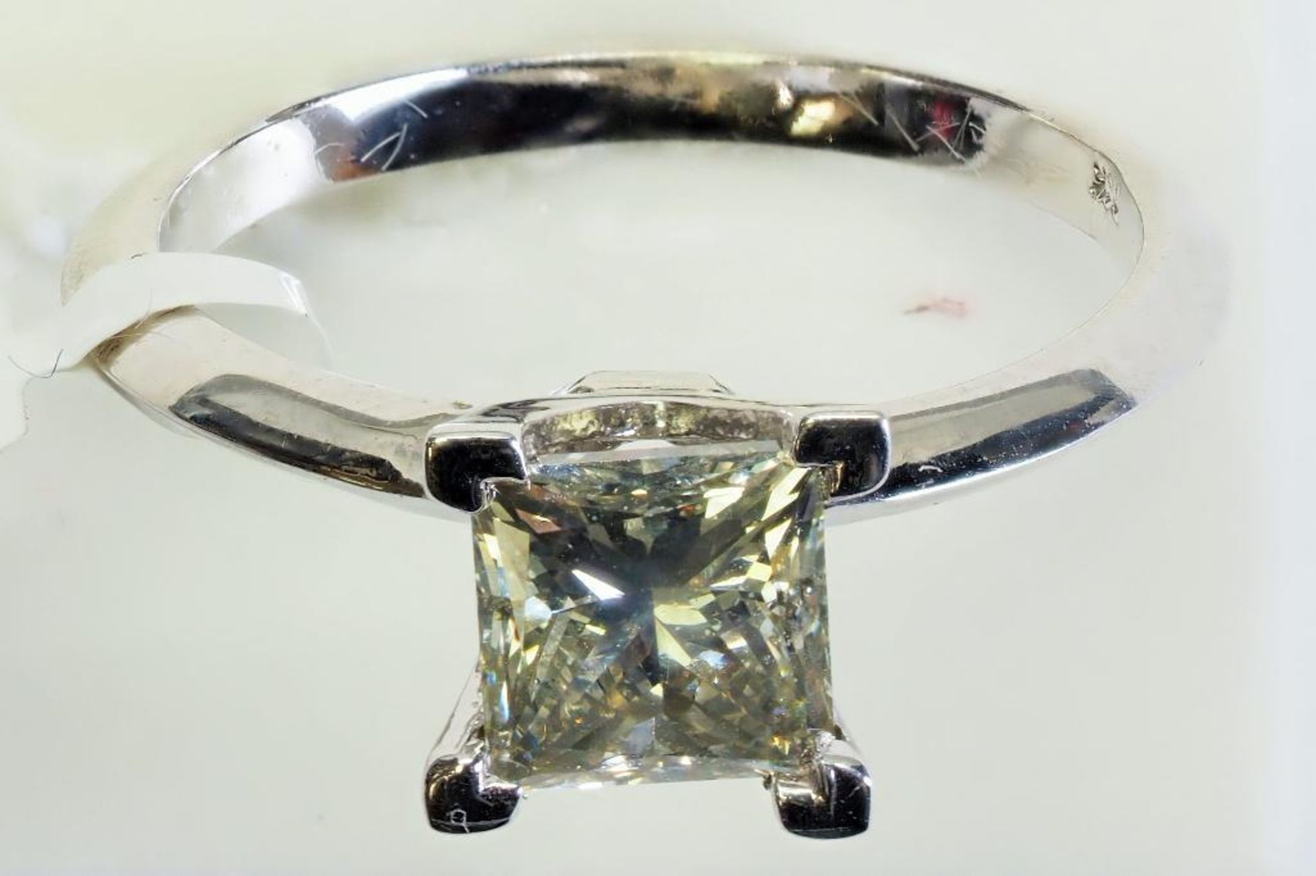 14K Whie Gold Edge Style Diamond Ring. Insurance $13150