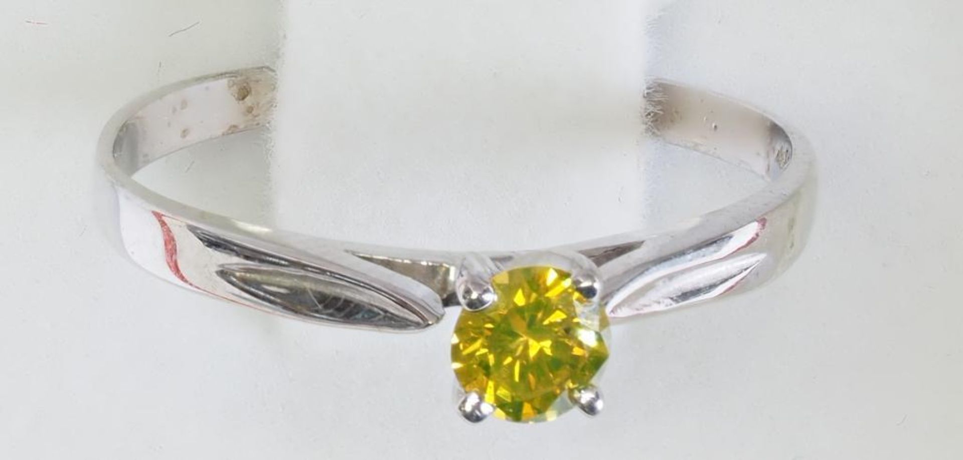 10K White Gold Diamond Ring (Round Brilliant Cut). Insurance $1000 - Image 2 of 3