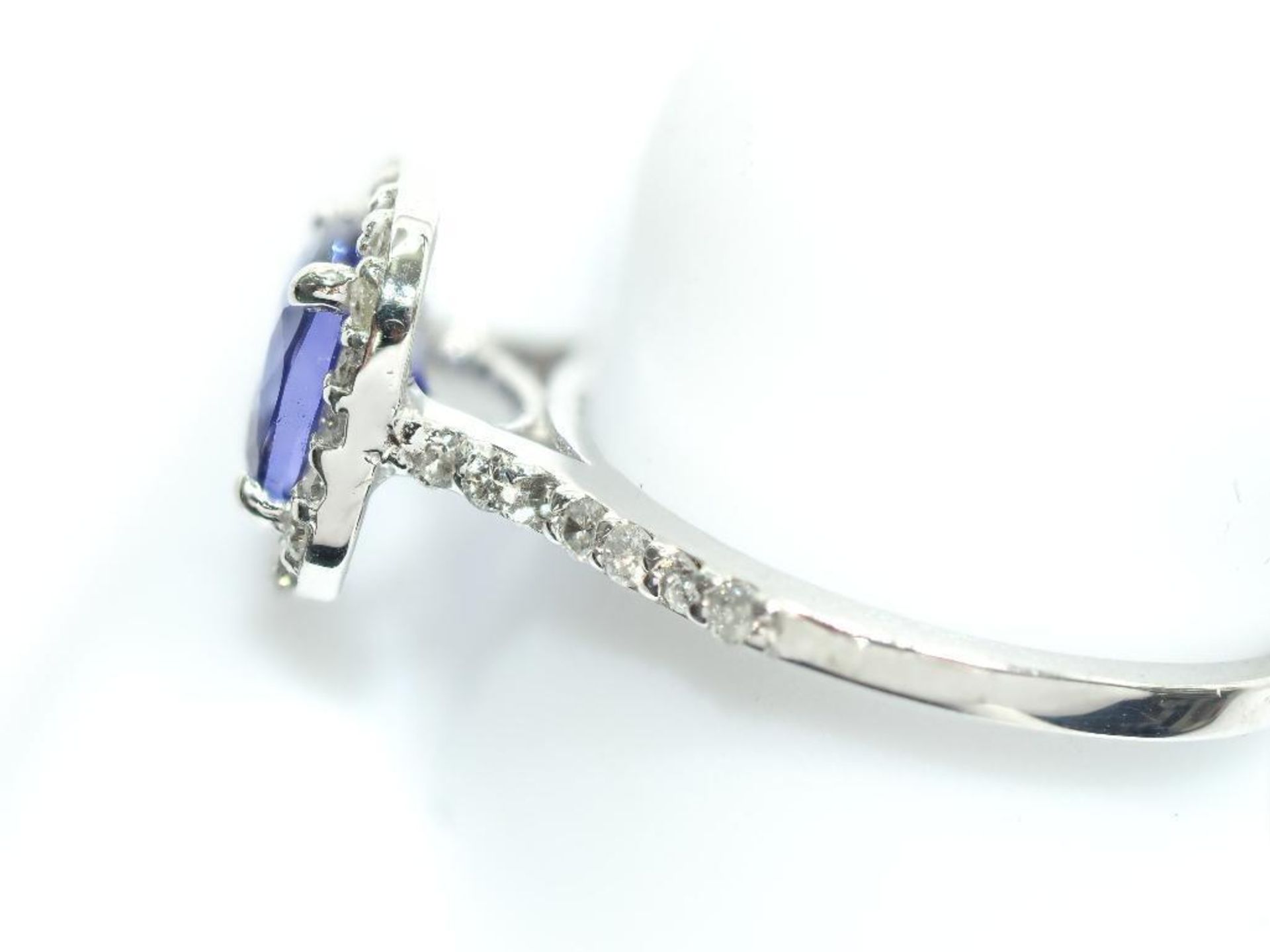 10K White Gold Tanzanite and Diamond Ring. Retail $3300 - Image 3 of 4