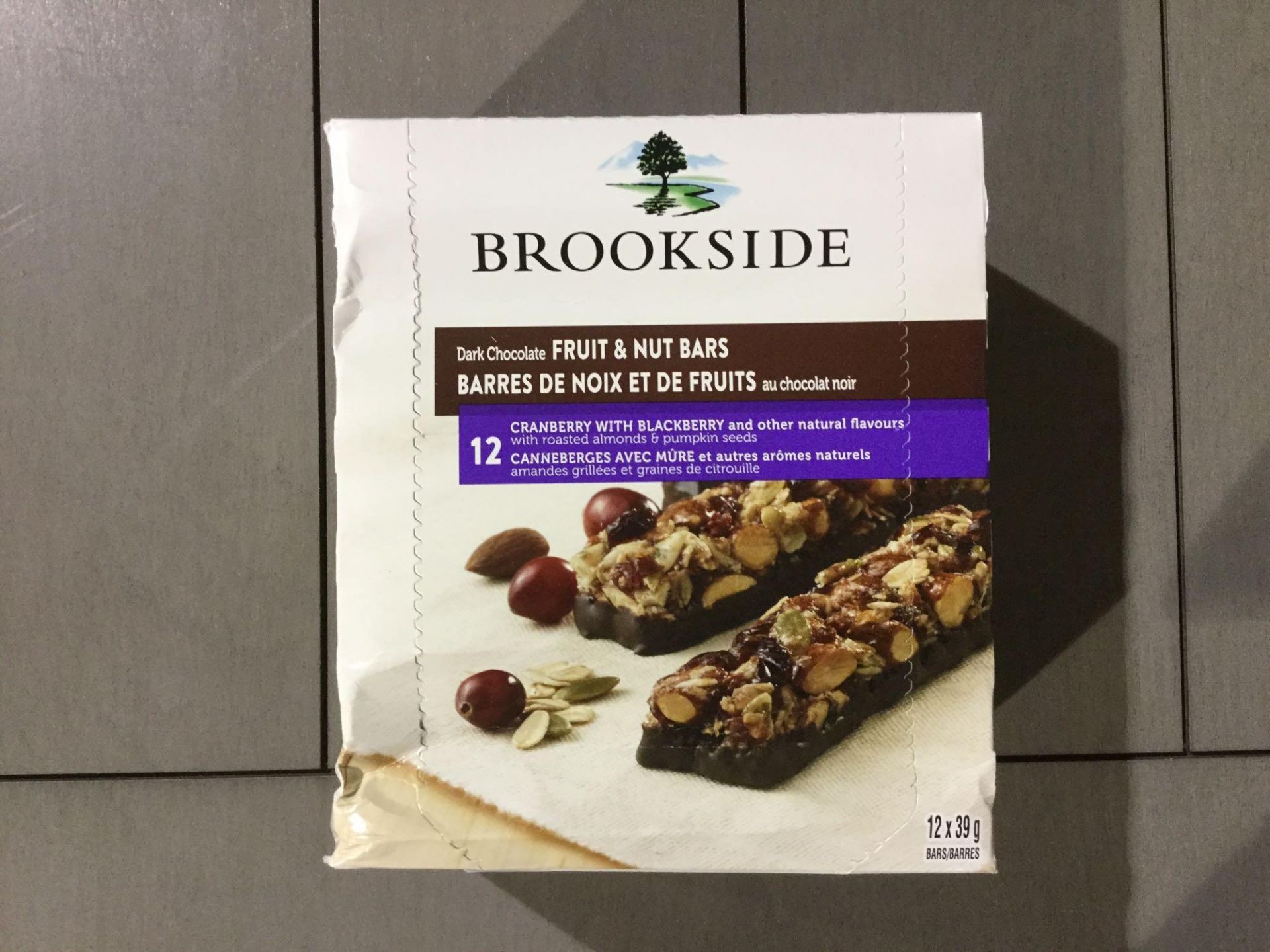 Box of 12 x 39 g Brookside Fruit and Nut Bars - Blueberry with Acai