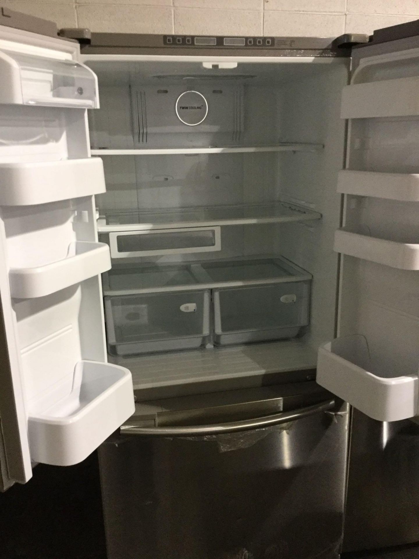 32" Samsung French Door Refrigerator with Single Ice Maker - Image 2 of 2