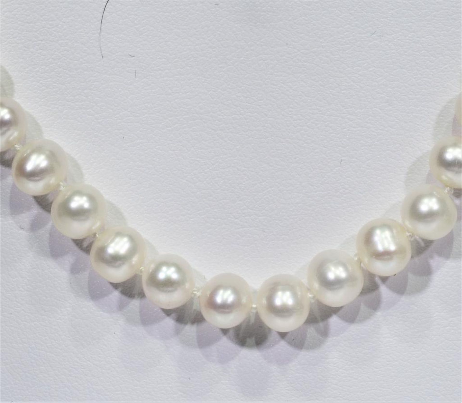 Genuine Fresh Water Pearl Necklace With Sterling Silver Clasp, Retail $200( MS05 - 38) - Image 4 of 4