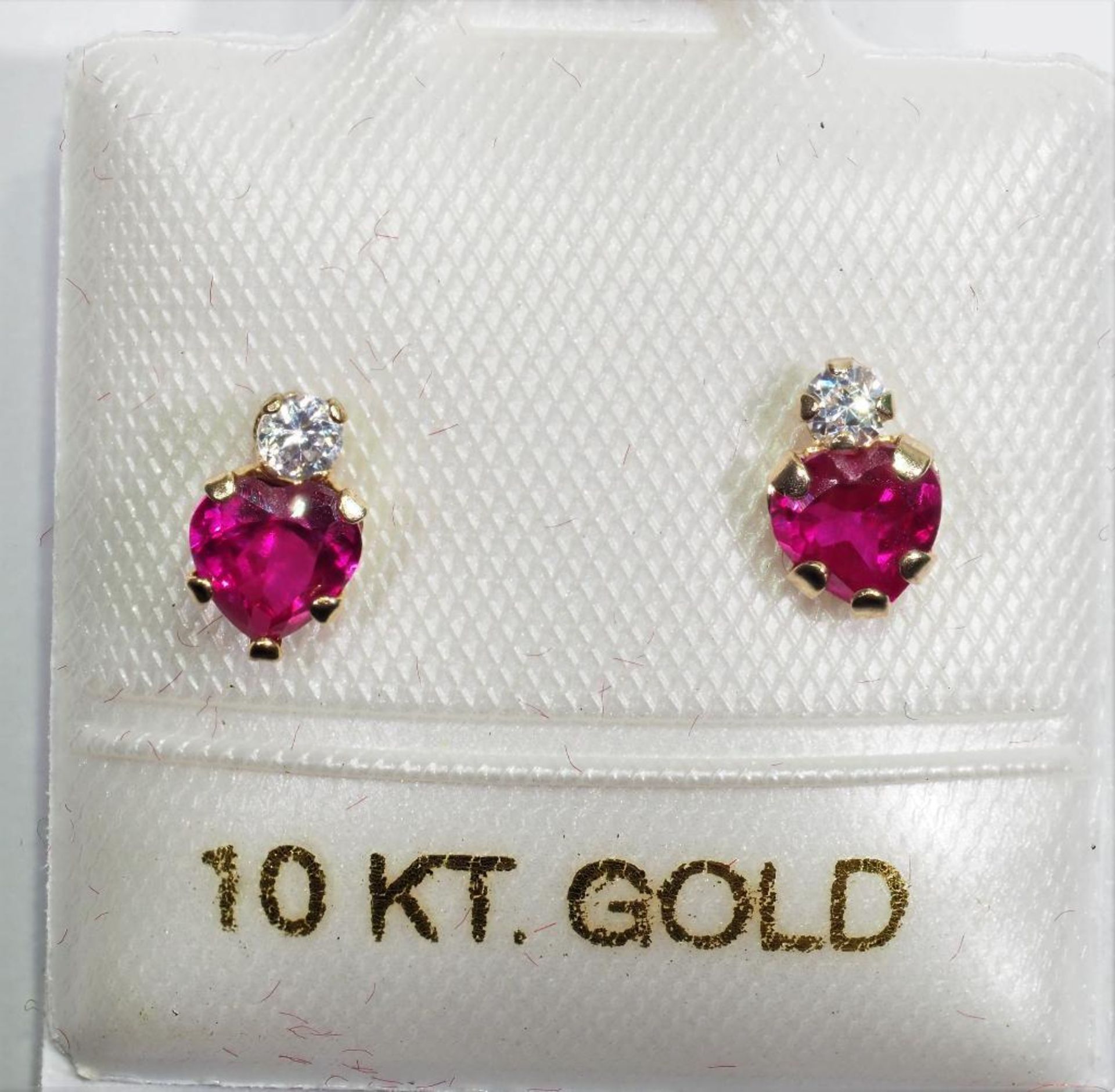 10Kt. Gold Heart Shaped Created Ruby With Cubic Zirconia,Retail $200 (MS05 - 43)