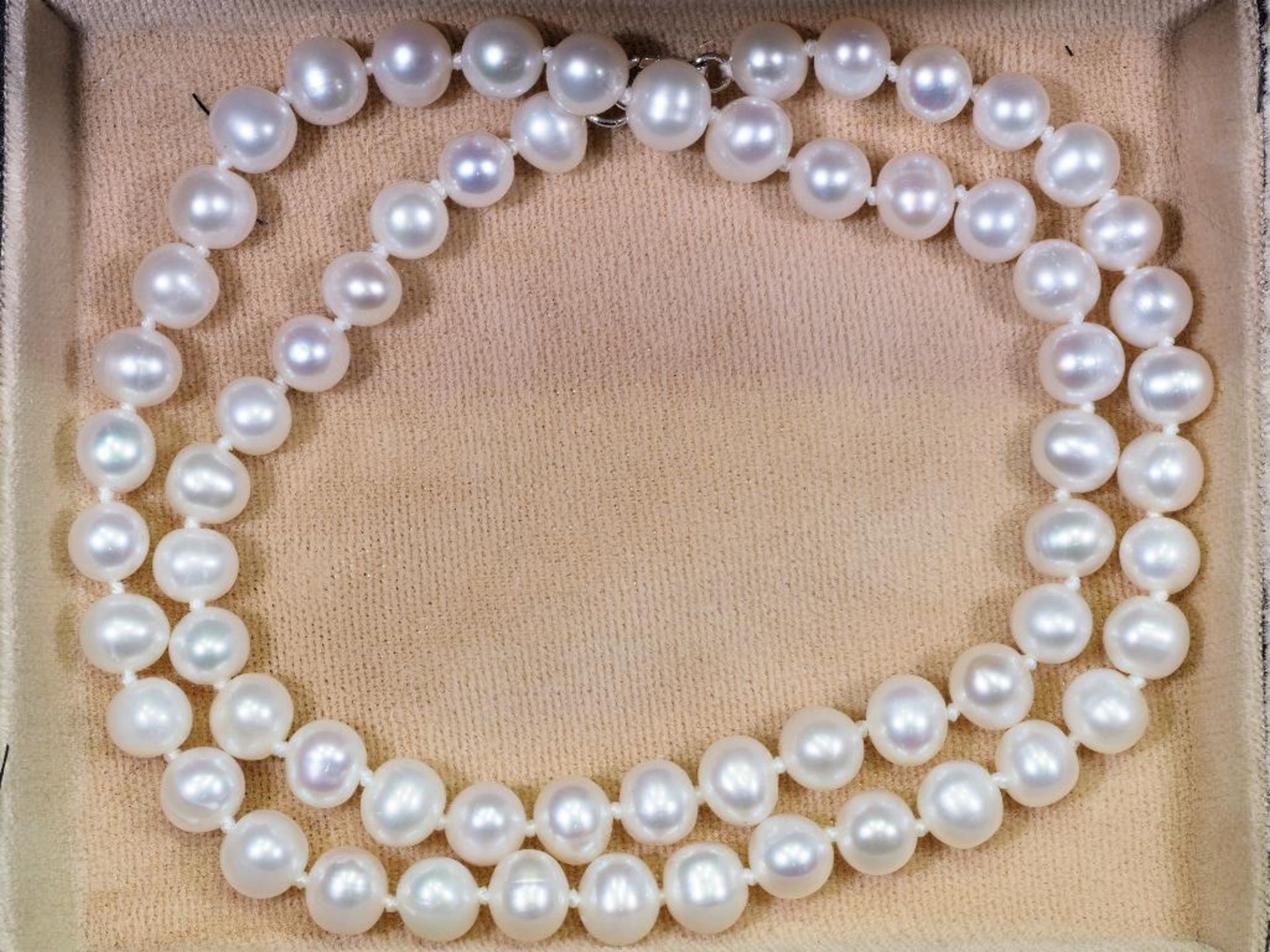 Genuine Fresh Water Pearl Necklace With Sterling Silver Clasp, Retail $200( MS05 - 38) - Image 3 of 4