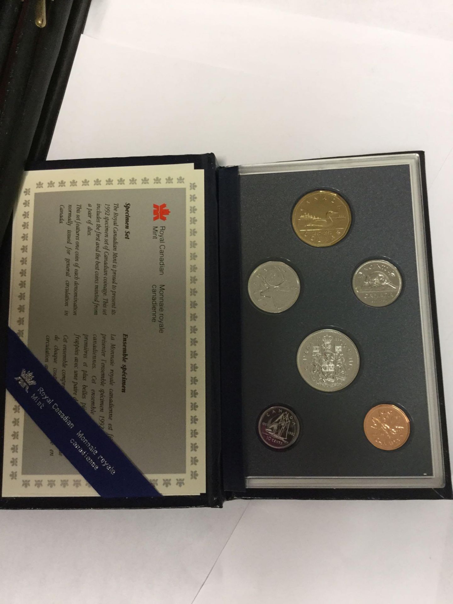 Royal Canadian Mint - 1992 Specimen Set With Case and Box - Image 2 of 3