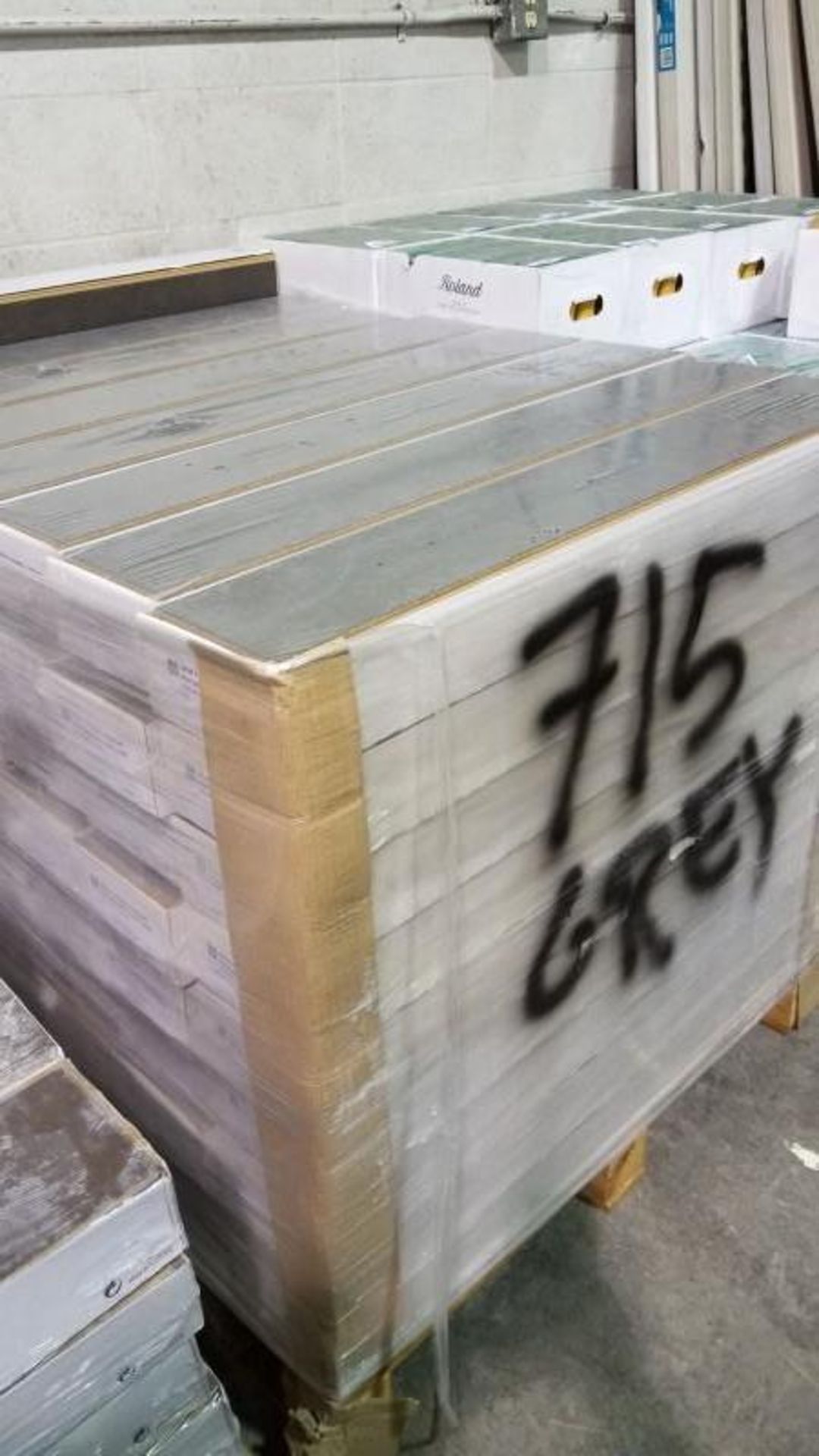 7/17" x 5 1/2" x 36" Dark Grey Plank Cork Flooring - 10.9 Sqft per box