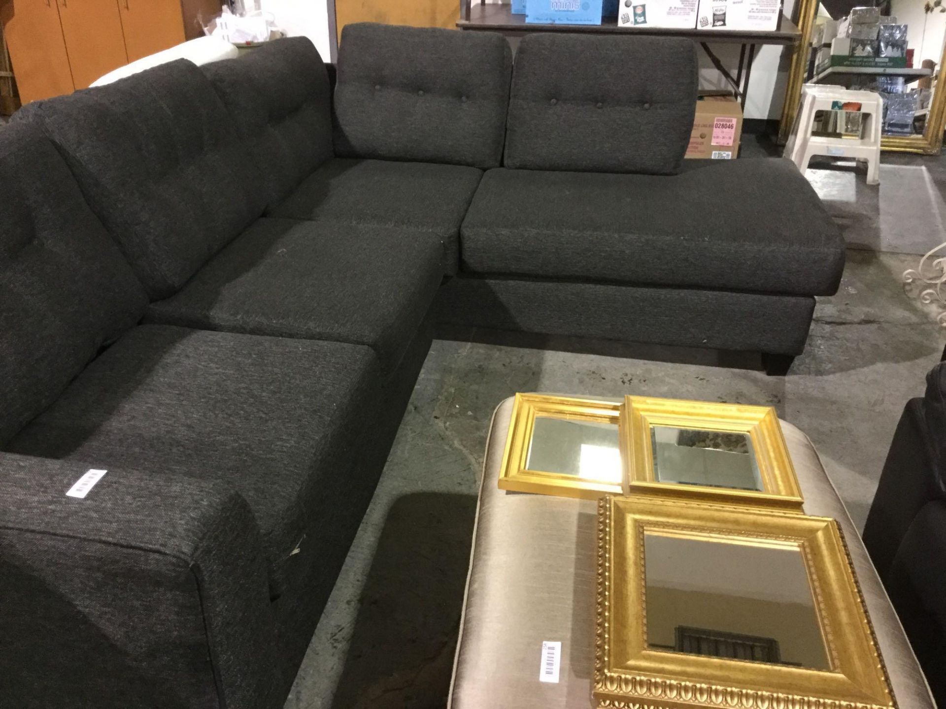 Dark Grey Sectional Sofa - Bild 2 aus 2