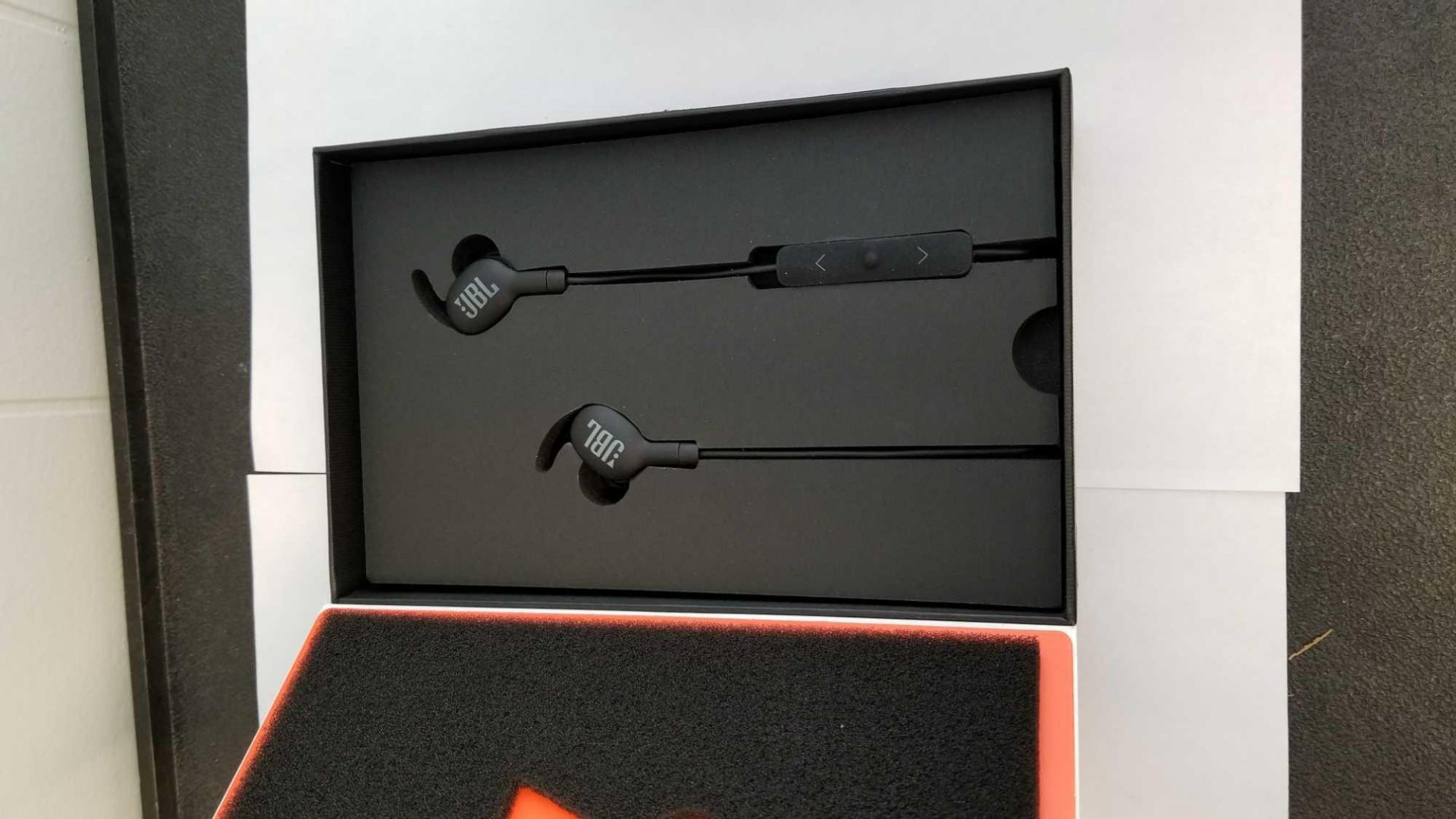 Everest 100 in Ear Headphones Wireless bluetooth - Bild 2 aus 2