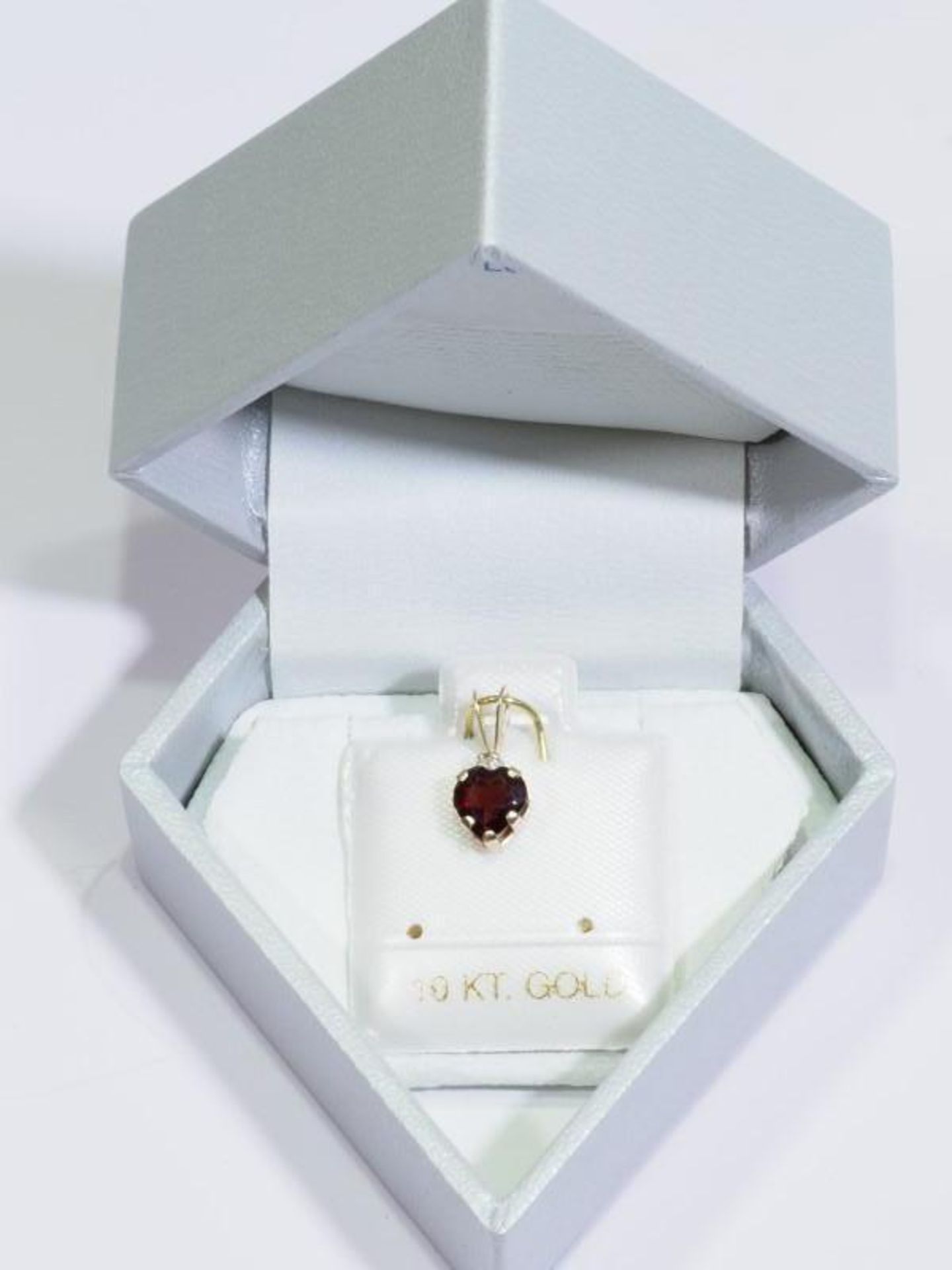 10K Gold Genuine Heart Shaped Garnet (January Birthstone) and White Topaz Pendant. Retail $240 (59-G - Bild 2 aus 2