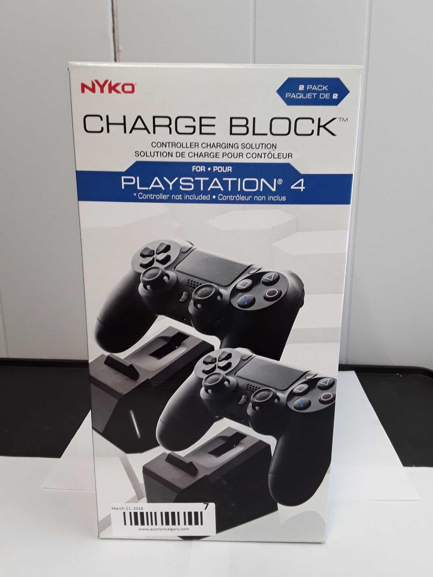 NYKO Playstation 4 - Charging Block Controller Charging Station - NO controllers