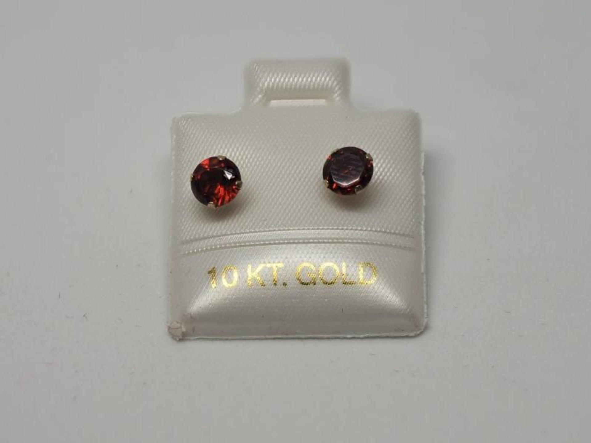 10 kt. Gold with Genuine Garnet (January Birth Stone). Retail $160 (MS07 - 47)