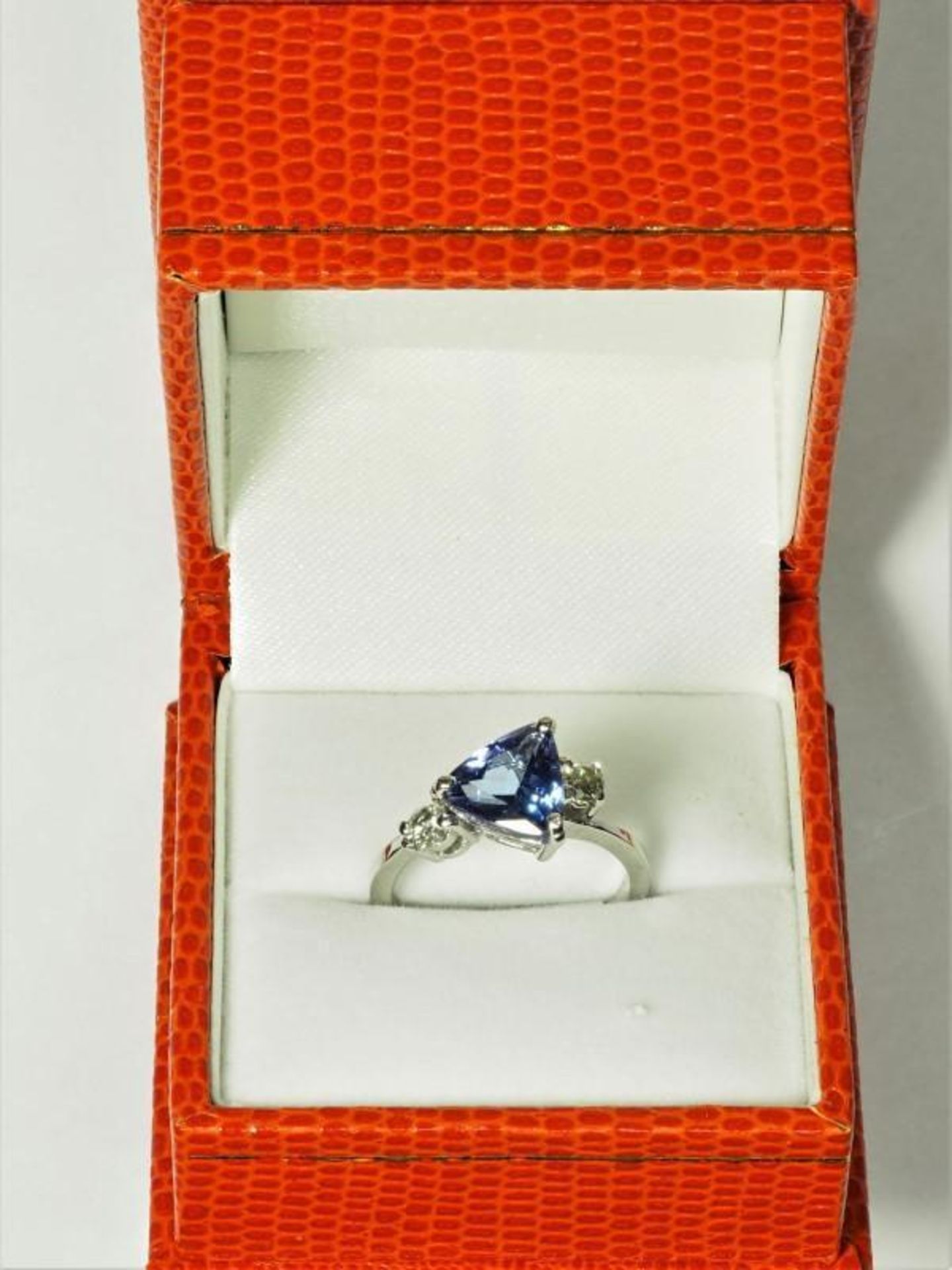 14K White Gold Tanzanite (2.60ct) and 2 Diamond (0.18ct) Ring. Insurance Value $4000 (41-NT128) - Image 2 of 4