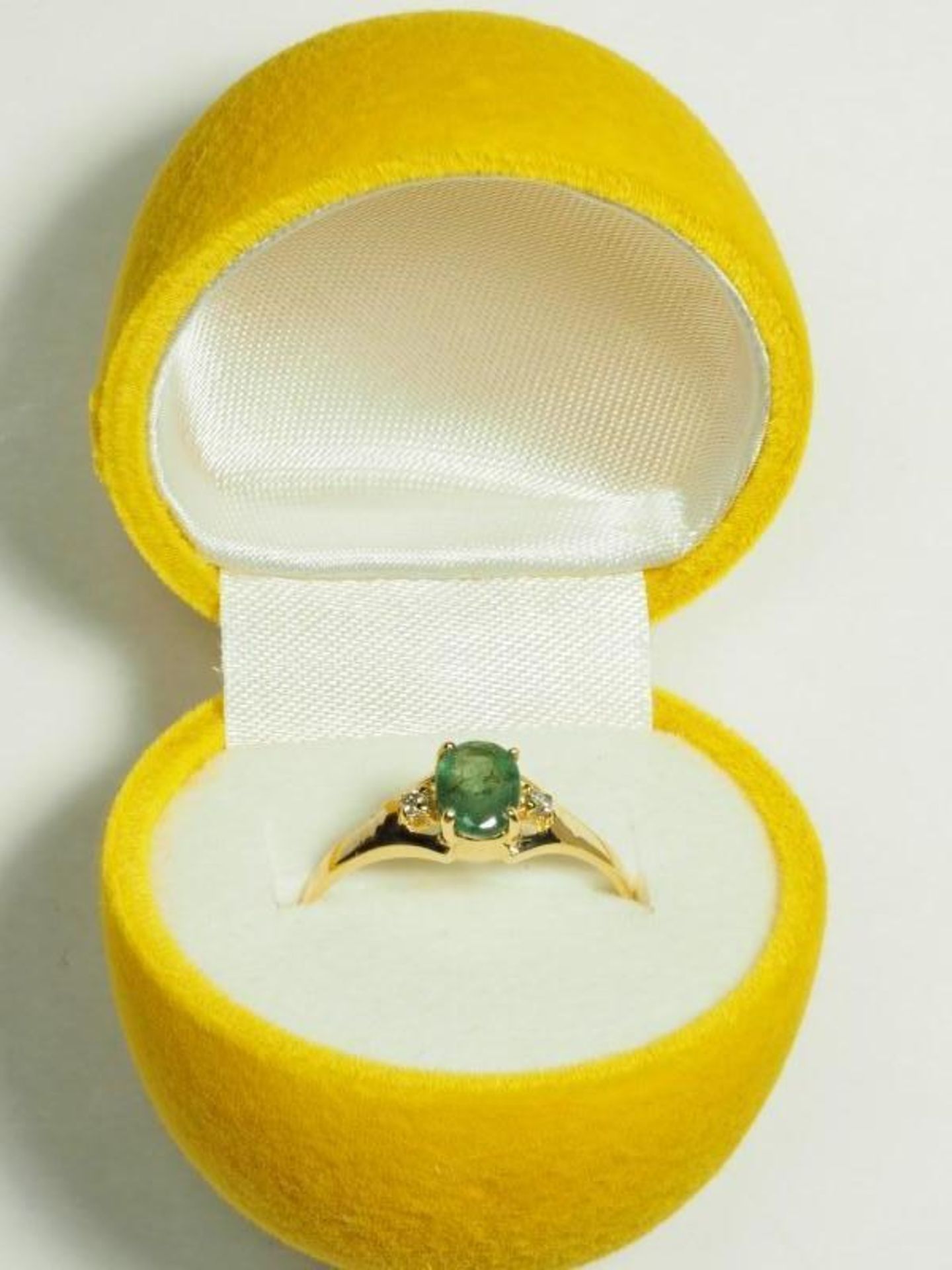 10K Yellow Gold Emerald (0.40ct, May Birthstone) and 2 Diamond Ring. Insurance Value $1199 (23-NT128 - Image 2 of 3