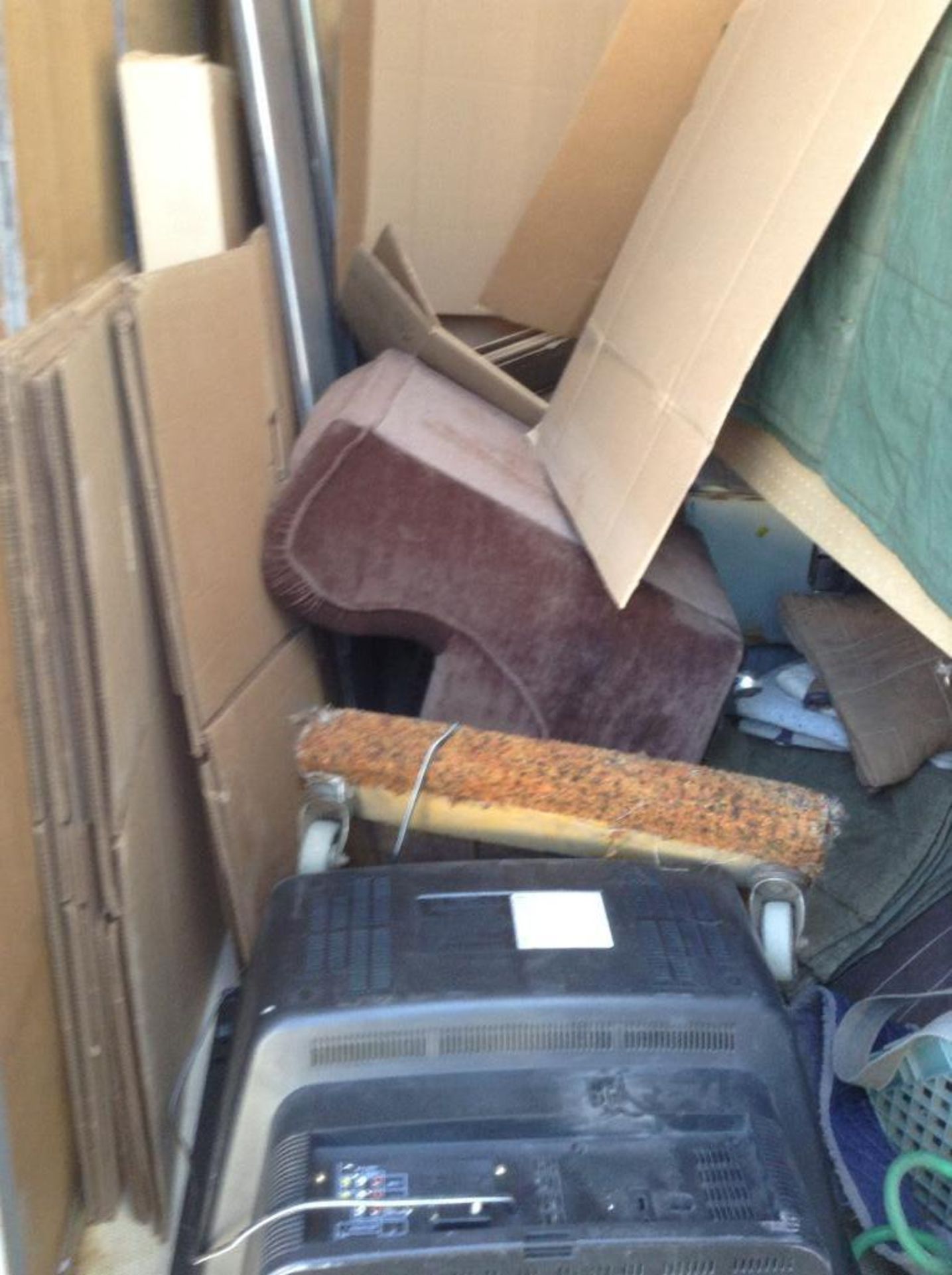 Storage Container ( 8x9x10 approx) includes contents of assorted moving supplies & accessories - Image 3 of 6