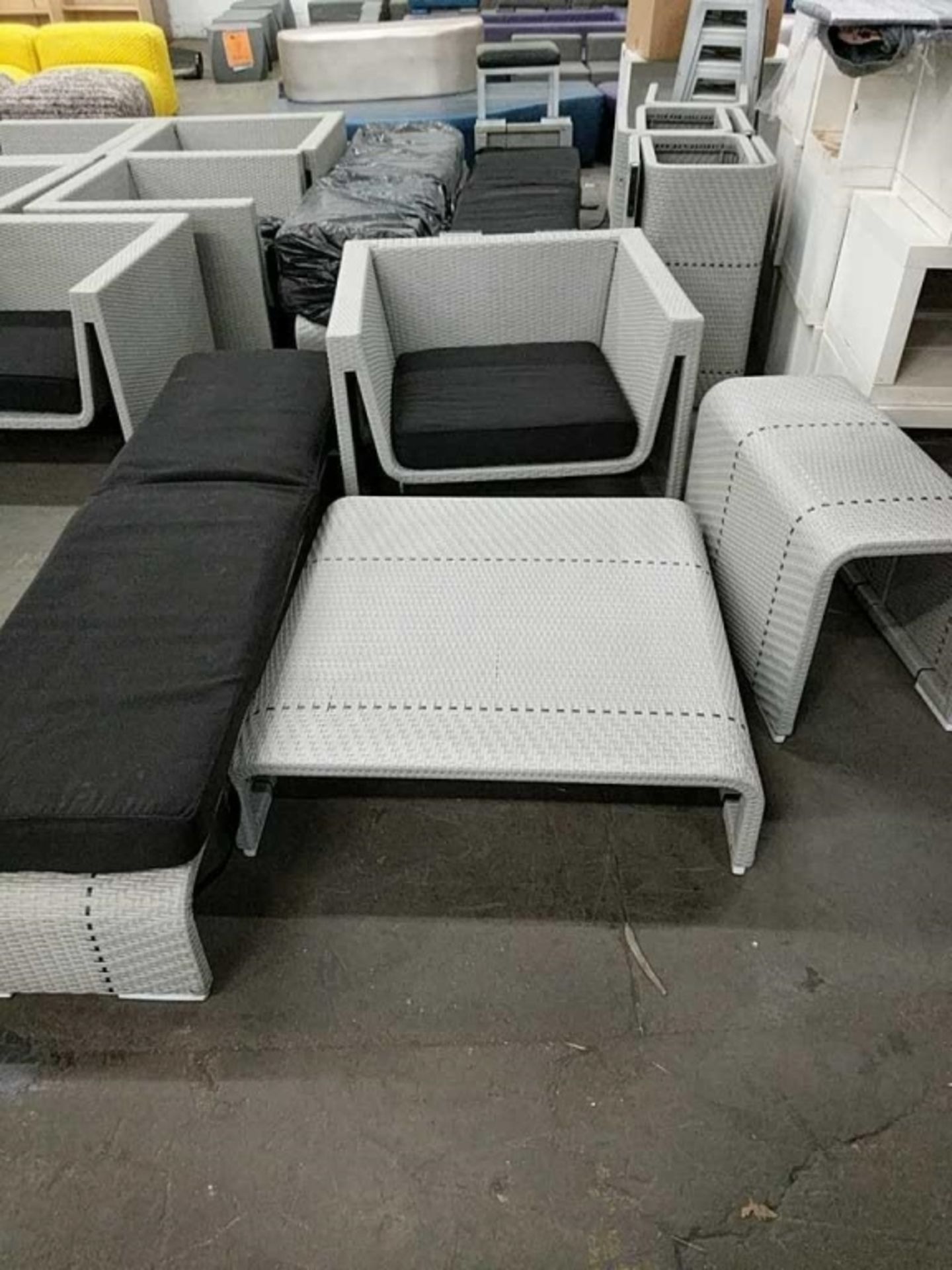 4 Piece set of Outdoor Wicker Furniture - Image 6 of 6