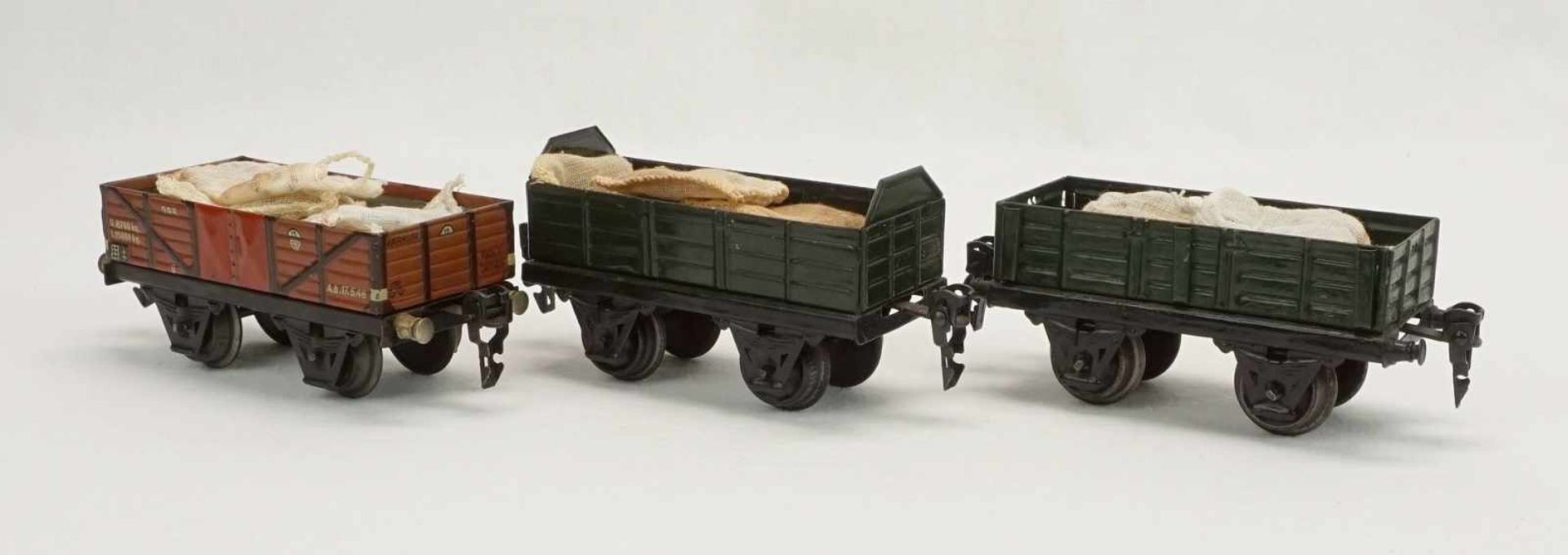 Sechs Märklin Güterwagen, Spur 0, um 1930Blech lithografiert, offener Güterwagen 1916, bedeckter - Bild 5 aus 7