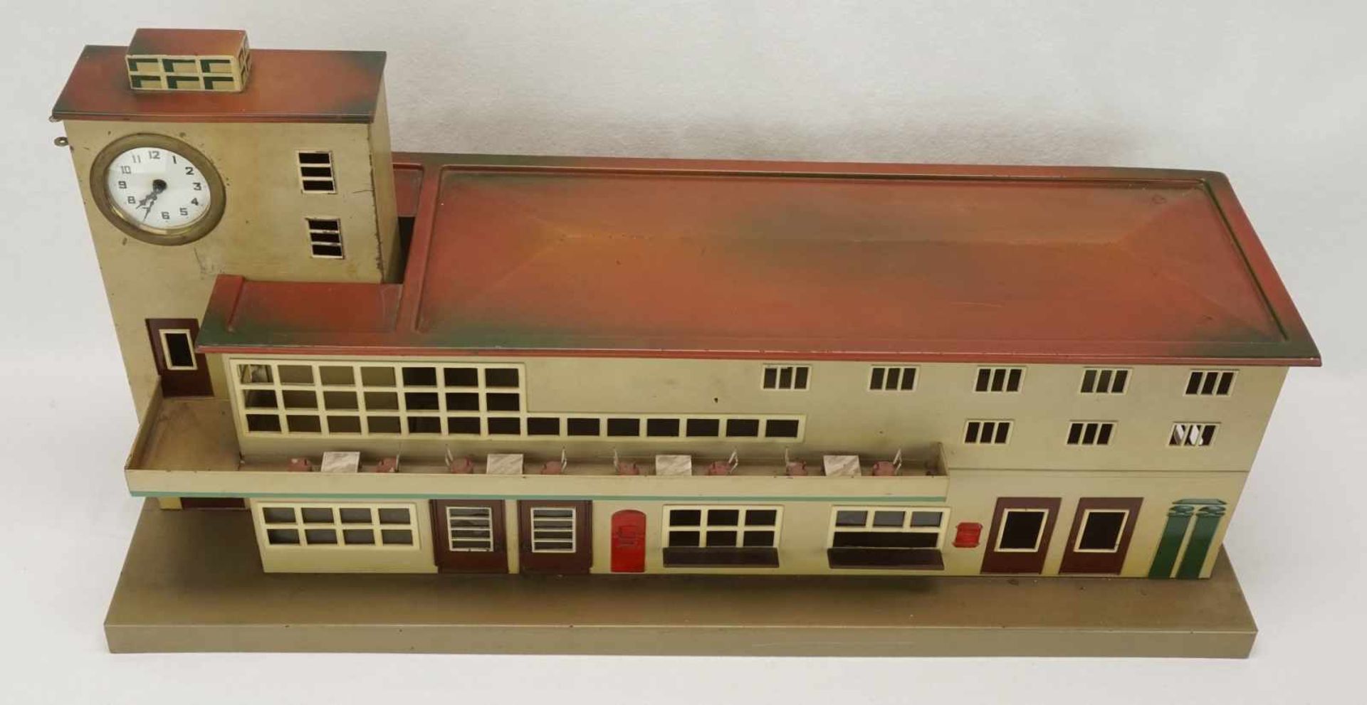 Märklin Bahnhof Friedrichshafen 2013 UB mit Uhr, Spur 0 und I, um 1930/40Blech lithografiert, - Bild 5 aus 5