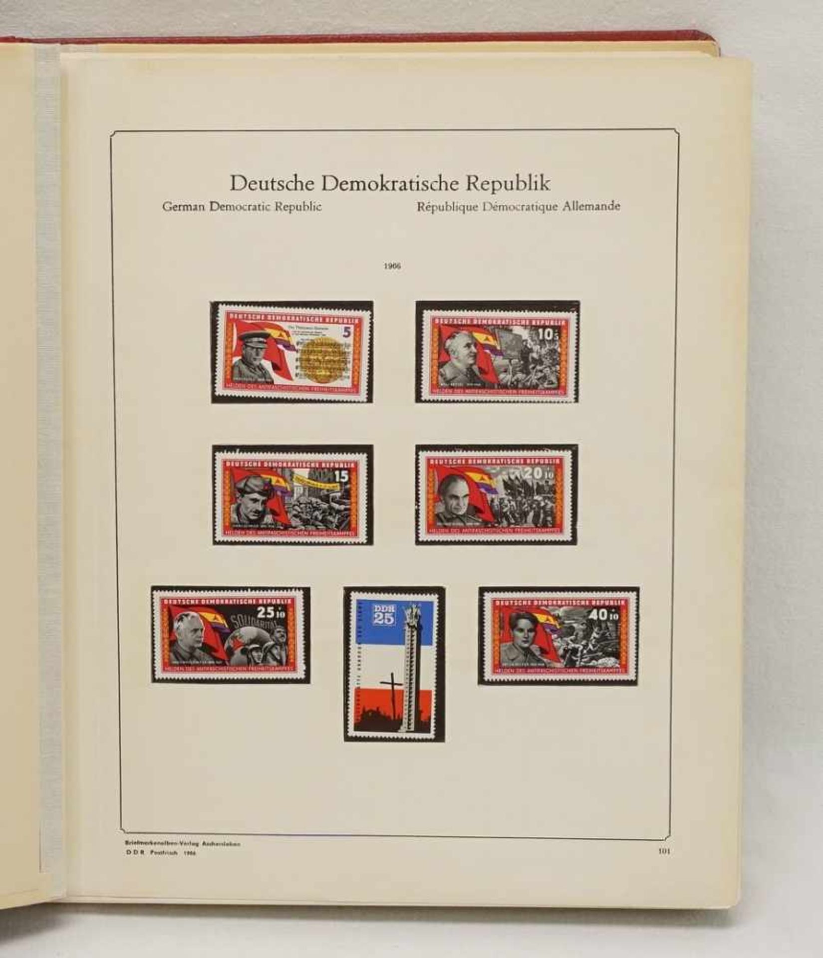 Drei Alben mit Briefmarken der DDRAbria, DDR, 1966 - 1990, Vordruckalben, postfrisch, vollständige - Bild 3 aus 4