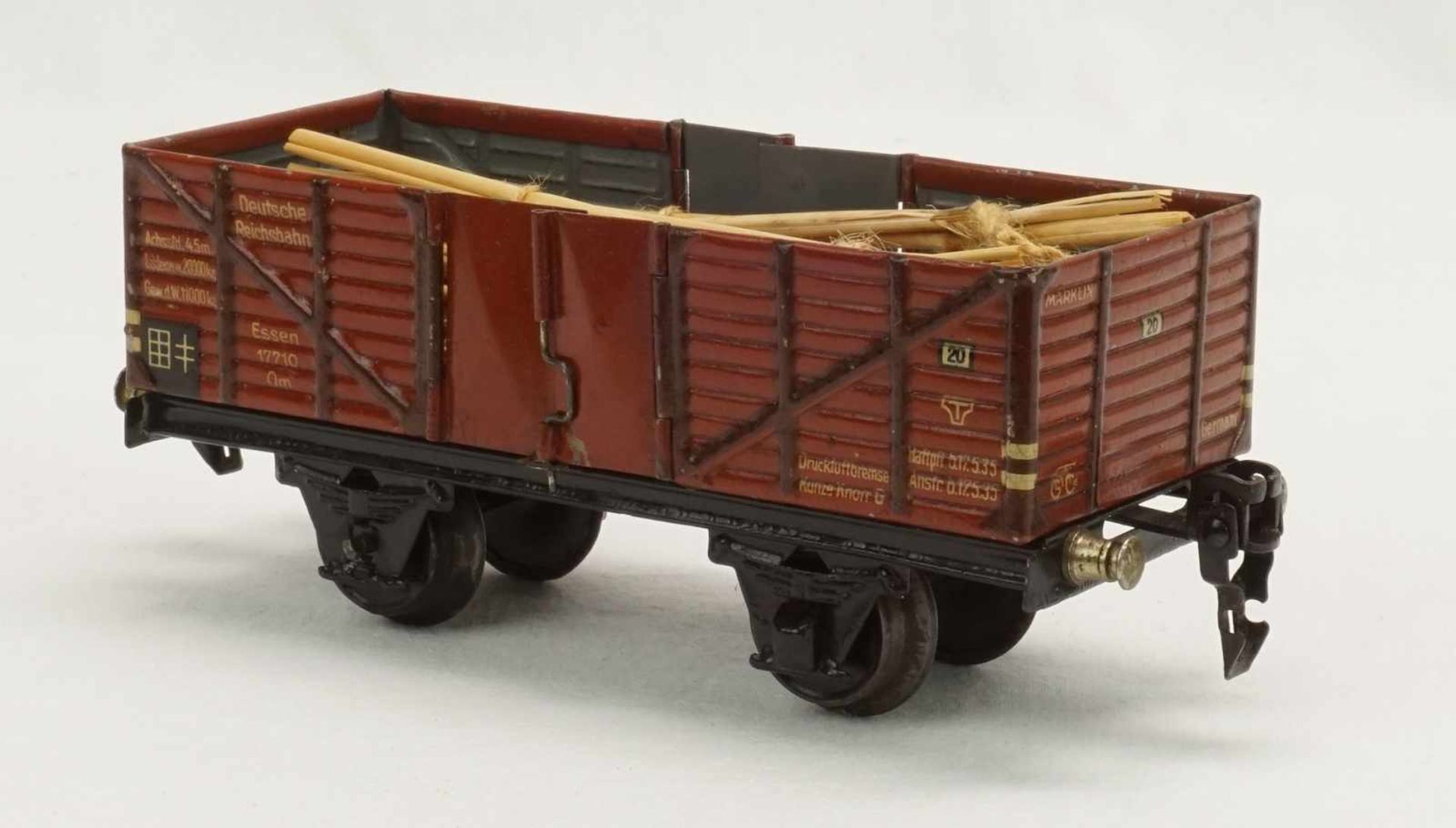 Fünf Märklin Güterwagen und ein Personenwagen, Spur 0, um 1930Blech lithografiert, Personenwagen - Bild 10 aus 13