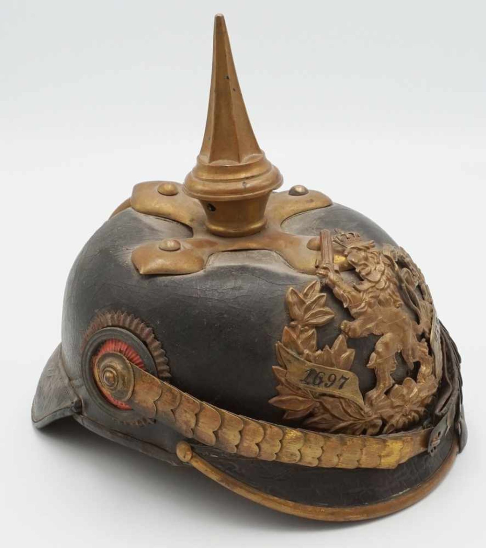 Hessen Offiziers Pickelhaube mit Bandeau, um 1900Leder, Metallbeschläge, Infanterie-Leibregiment