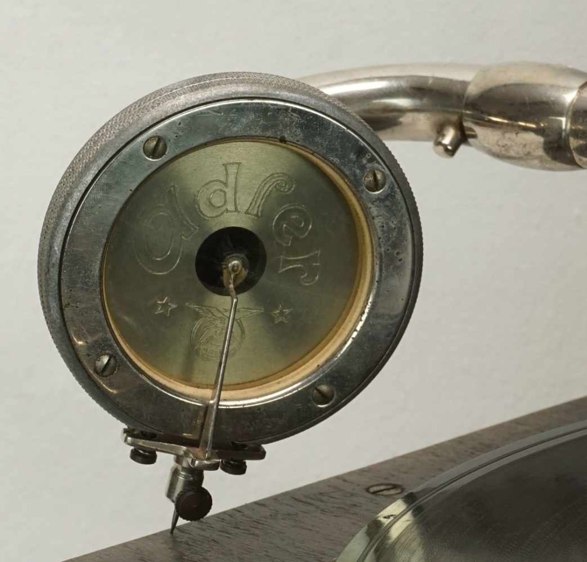 Symphonion Tischgrammophon, um 1930Holzgehäuse Eiche, Handkurbelantrieb, Einstellung für - Bild 4 aus 4