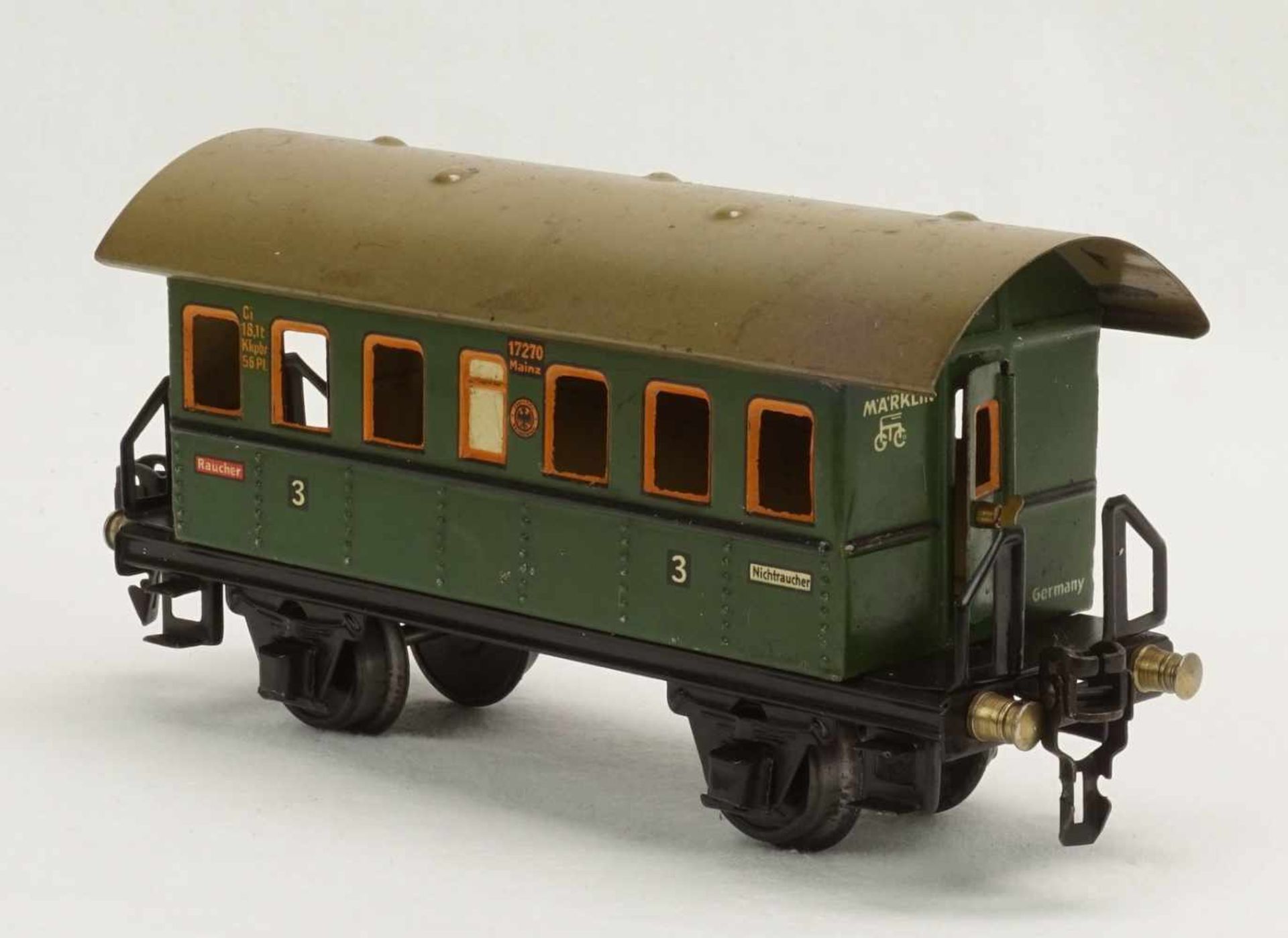 Fünf Märklin Güterwagen und ein Personenwagen, Spur 0, um 1930Blech lithografiert, Personenwagen - Bild 2 aus 13