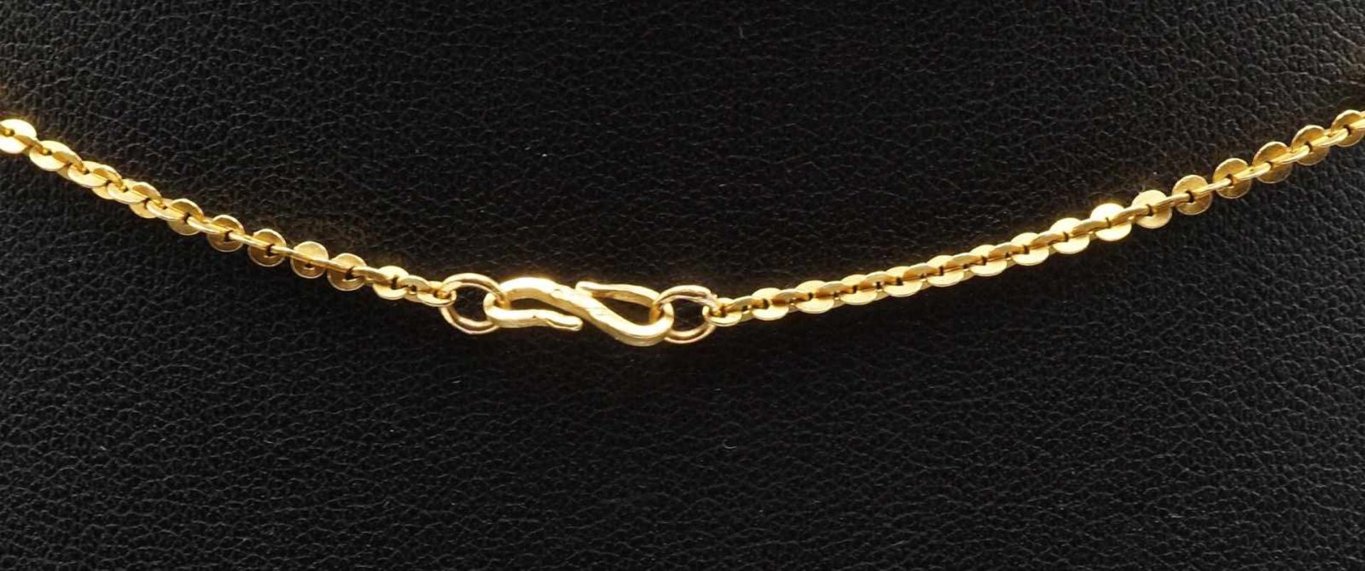Goldkette2. Hälfte 20. Jh., 750/- Gelbgold, Erbskette mit hauch dünnen Elementen abwechselnd mit - Image 2 of 2