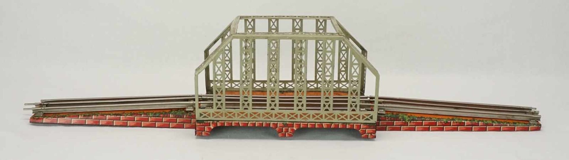 Bing Gittermast Brücke, Spur 0, 1. Hälfte 20. Jh.Blech lithografiert, mit Schienen und zwei