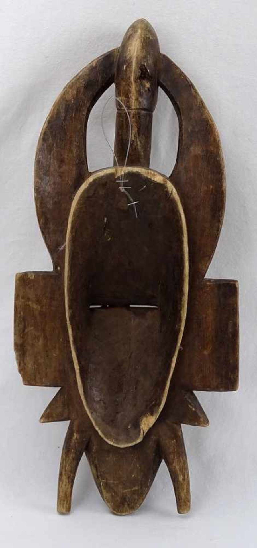 Sinufumaske, Elfenbeinküstealt patiniertes Holz, guter Zustand, L. 47 cm - Image 2 of 2